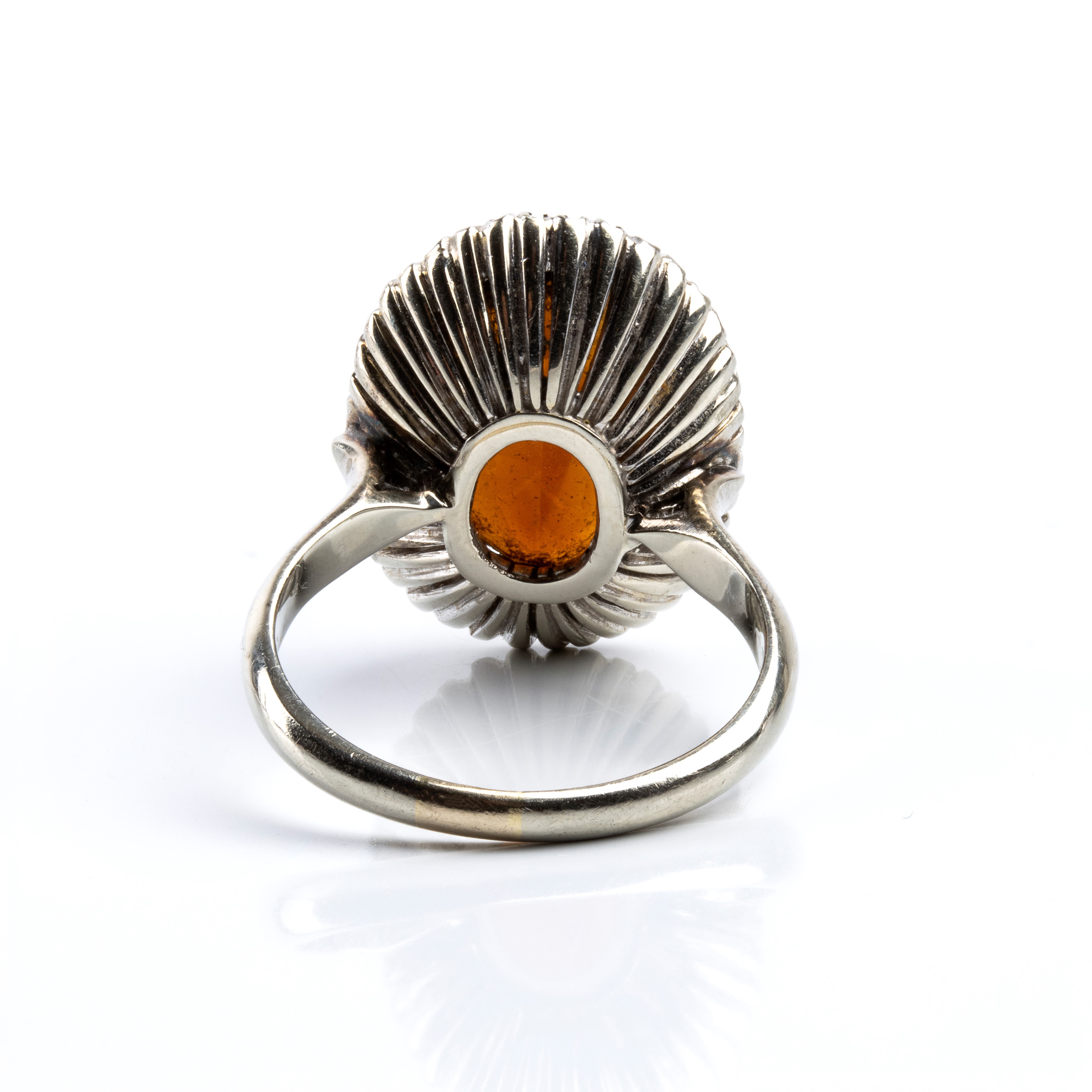 Anello in oro bianco con quarzo citrino e diamanti
