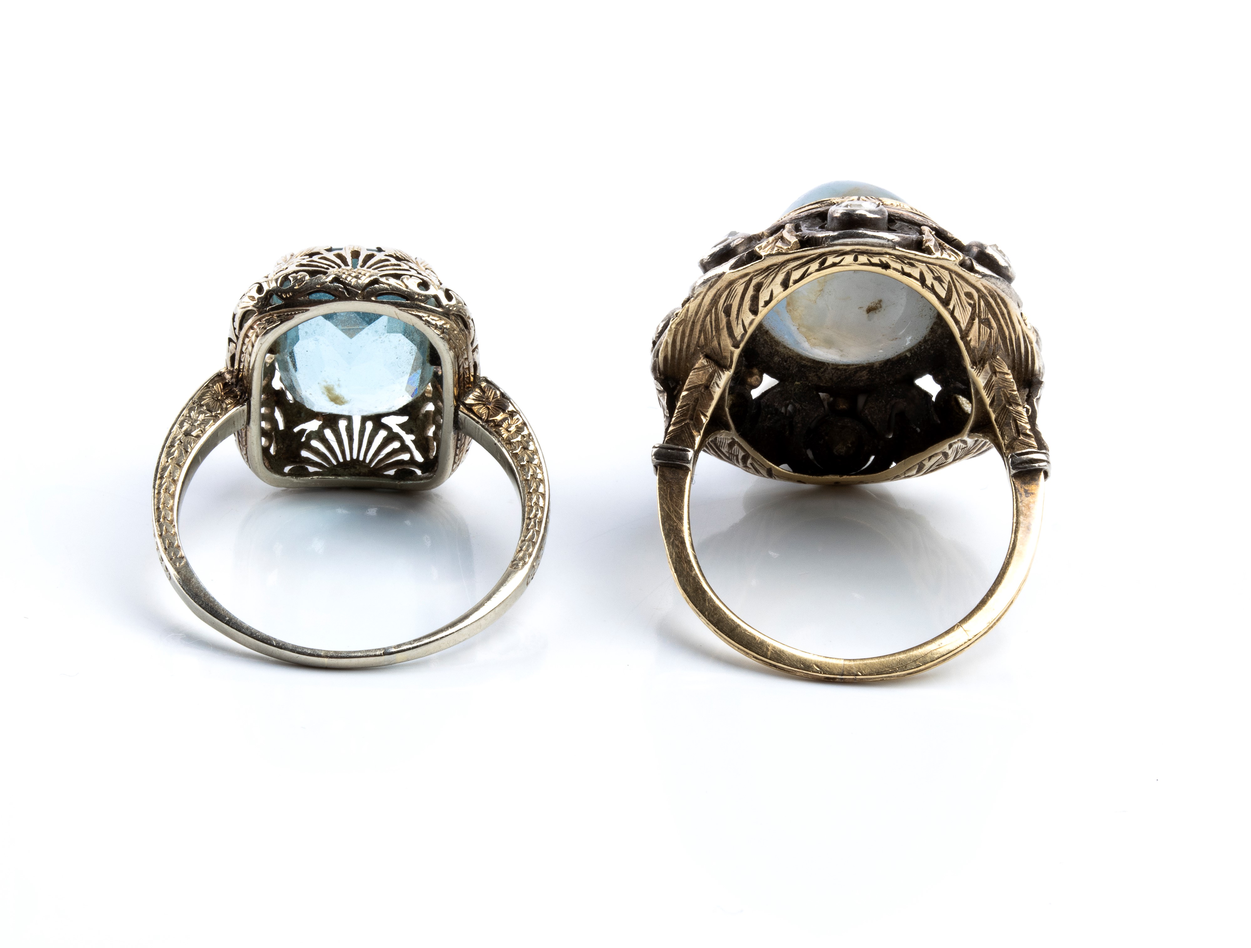 Due anelli in oro e argento con zaffiro e diamanti, e in platino con acquamarina