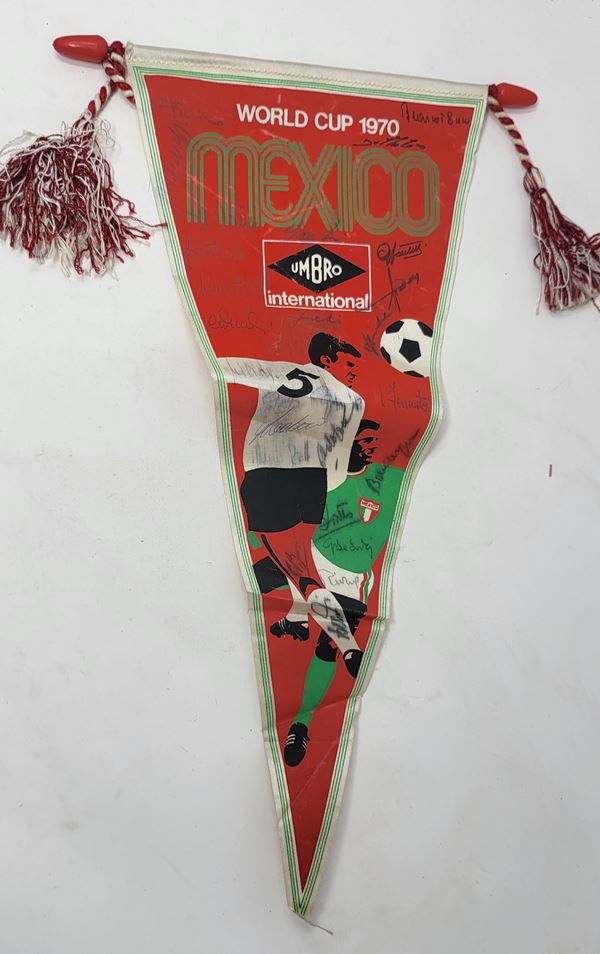 CALCIO, Italia, mondiali Mexico 70 gagliardetto autografato