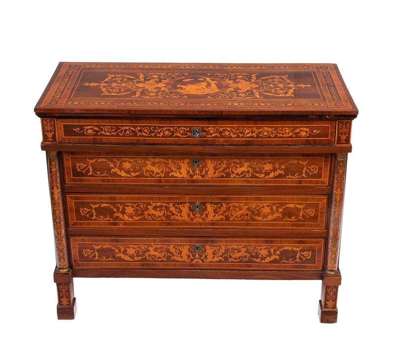 Comò lombardo, intarsiato in legno di noce e decorazioni in ebano viola, Primo quarto del XIX sec...