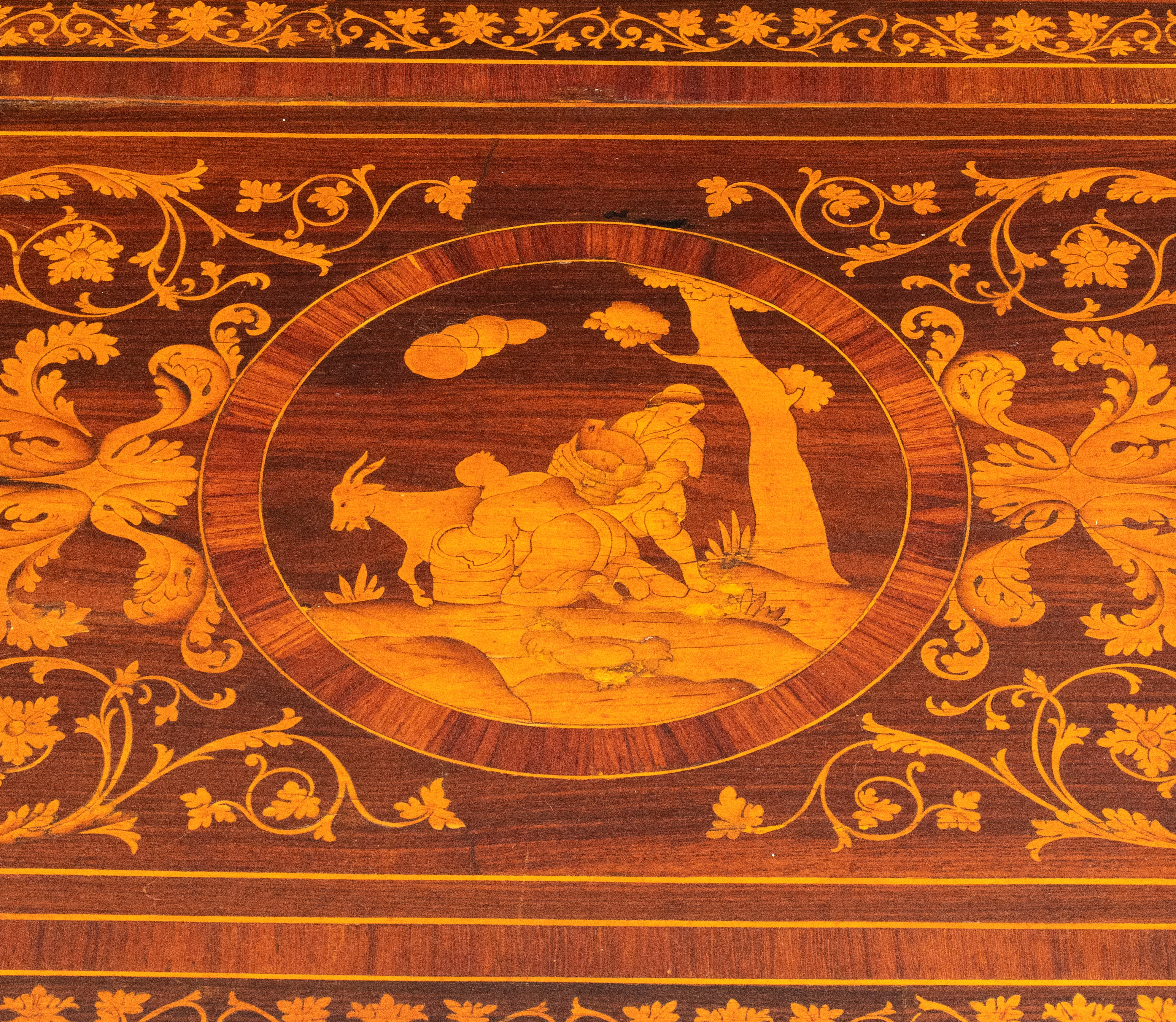 Comò lombardo, intarsiato in legno di noce e decorazioni in ebano viola, Primo quarto del XIX sec...