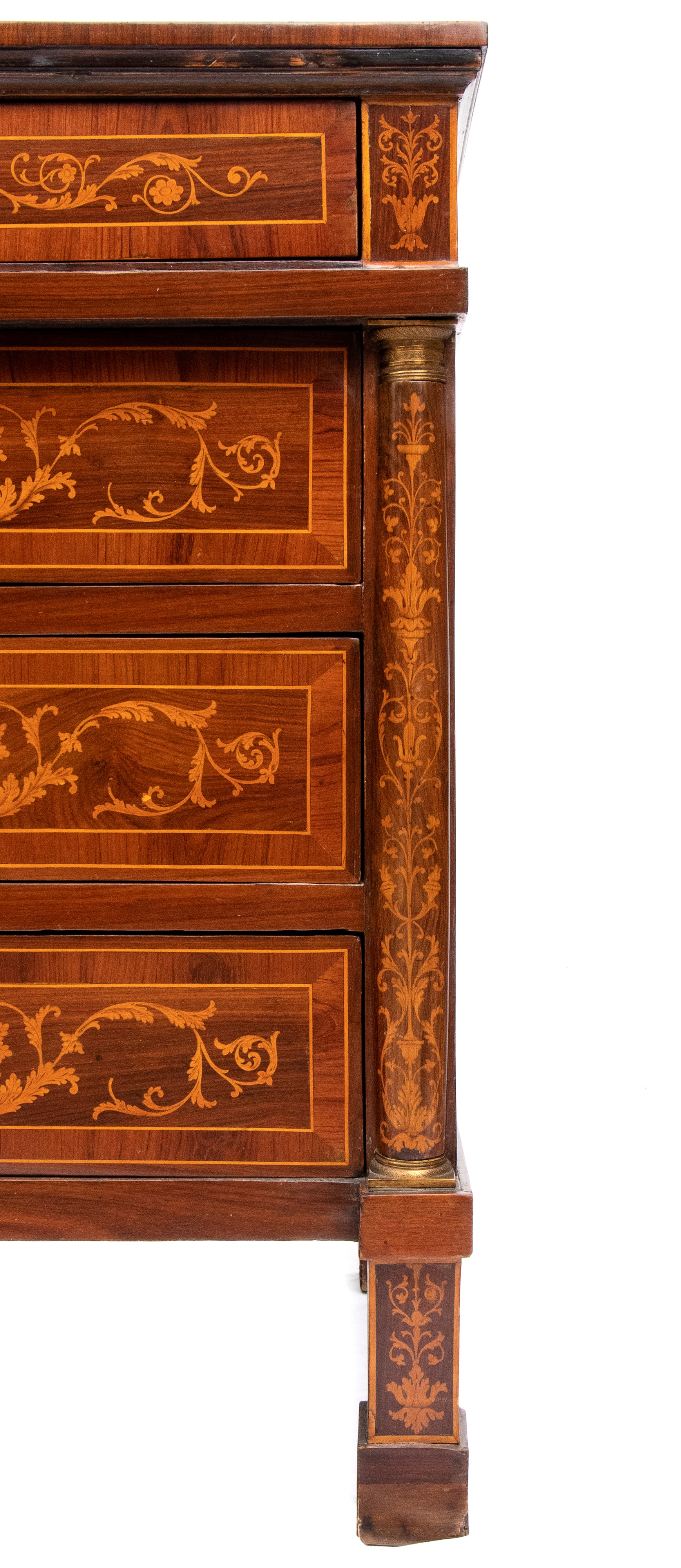 Comò lombardo, intarsiato in legno di noce e decorazioni in ebano viola, Primo quarto del XIX sec...