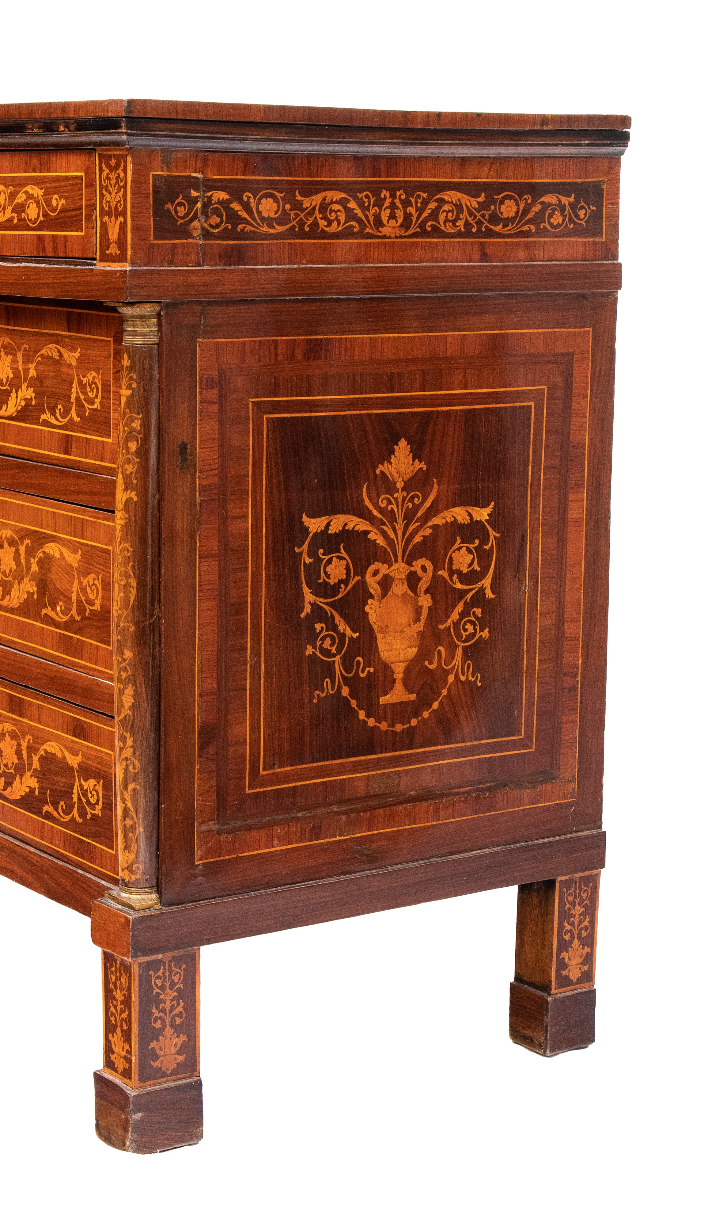 Comò lombardo, intarsiato in legno di noce e decorazioni in ebano viola, Primo quarto del XIX sec...