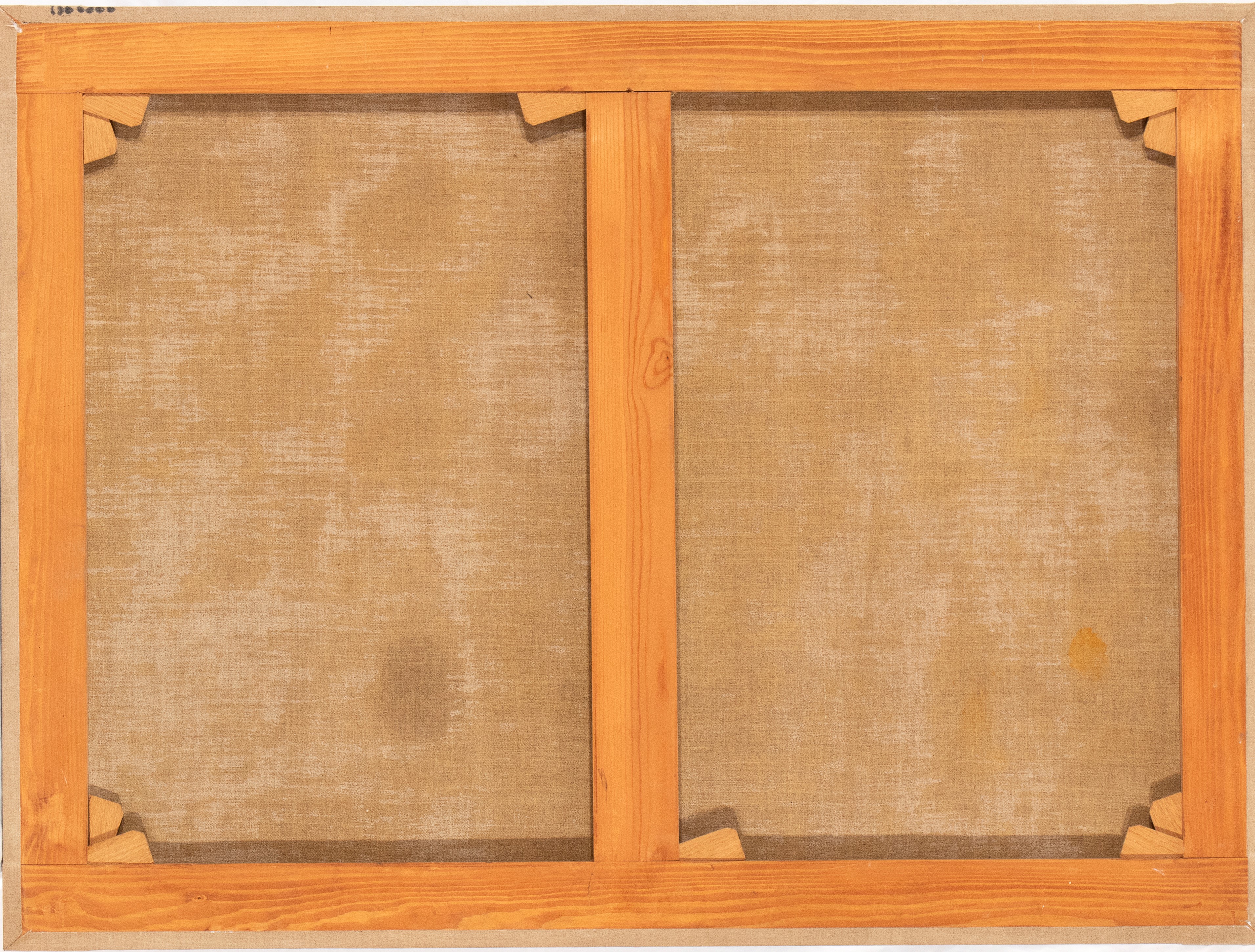 Natura morta con bouquet di fiori, versatoio e tappeto damascato