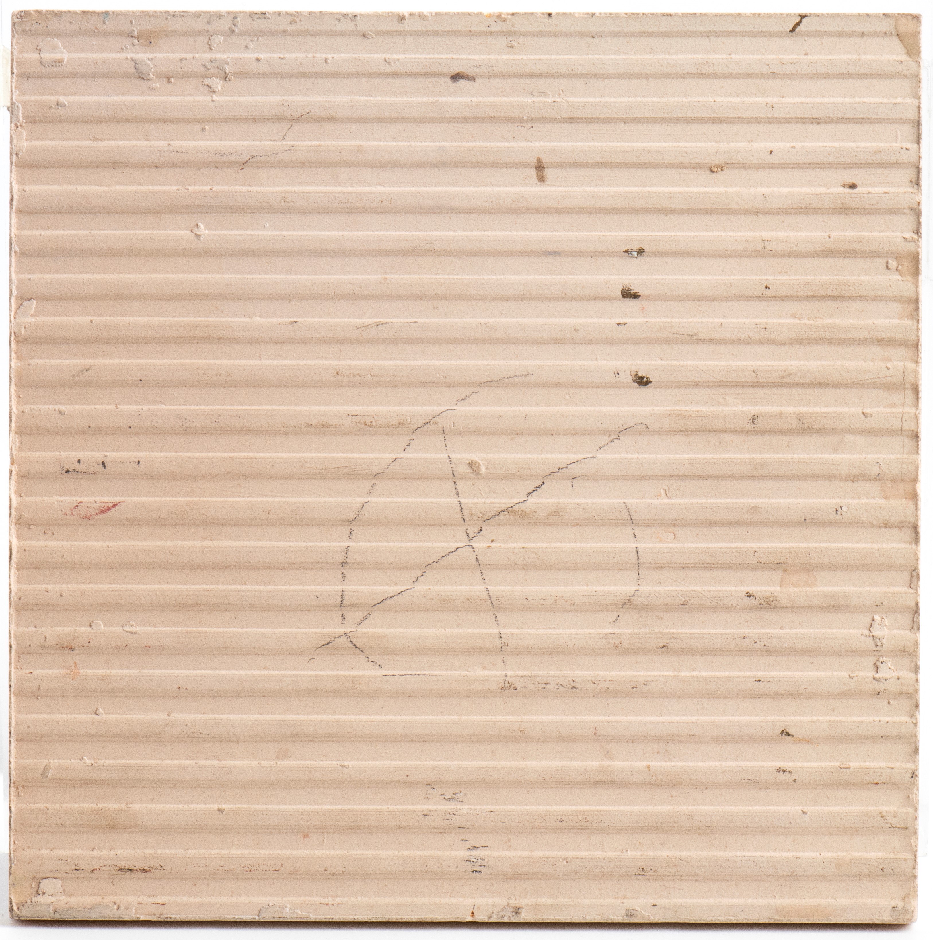 Mattonella con donna in costume tradizionale sardo