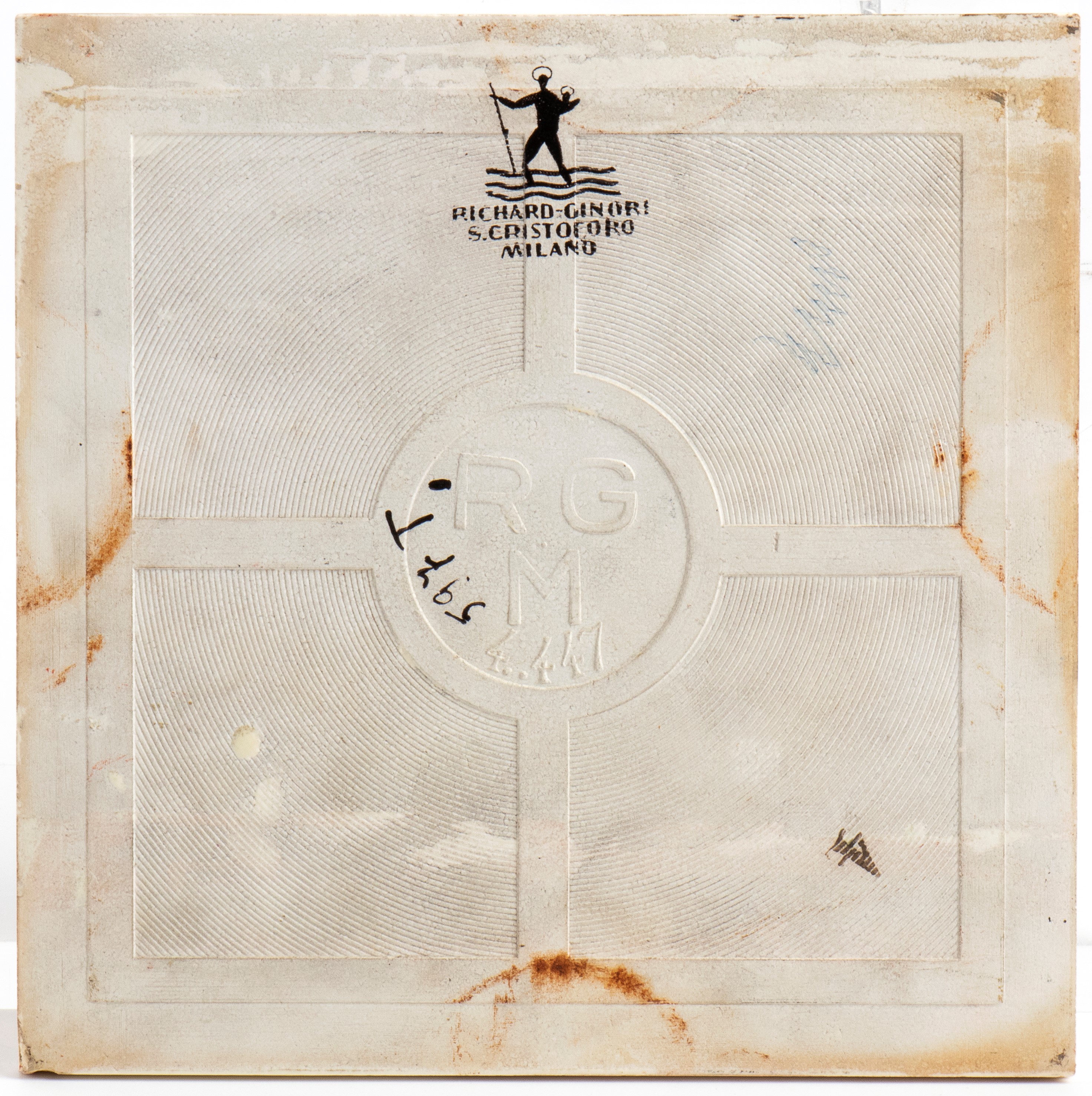 Mattonella con scrittore