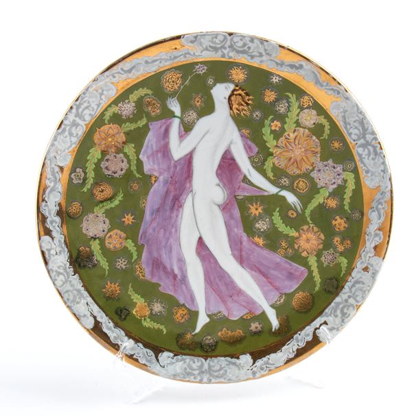 PIETRO MELANDRI - Piatto con figura femminile danzante con decori floreali policromi e dorati