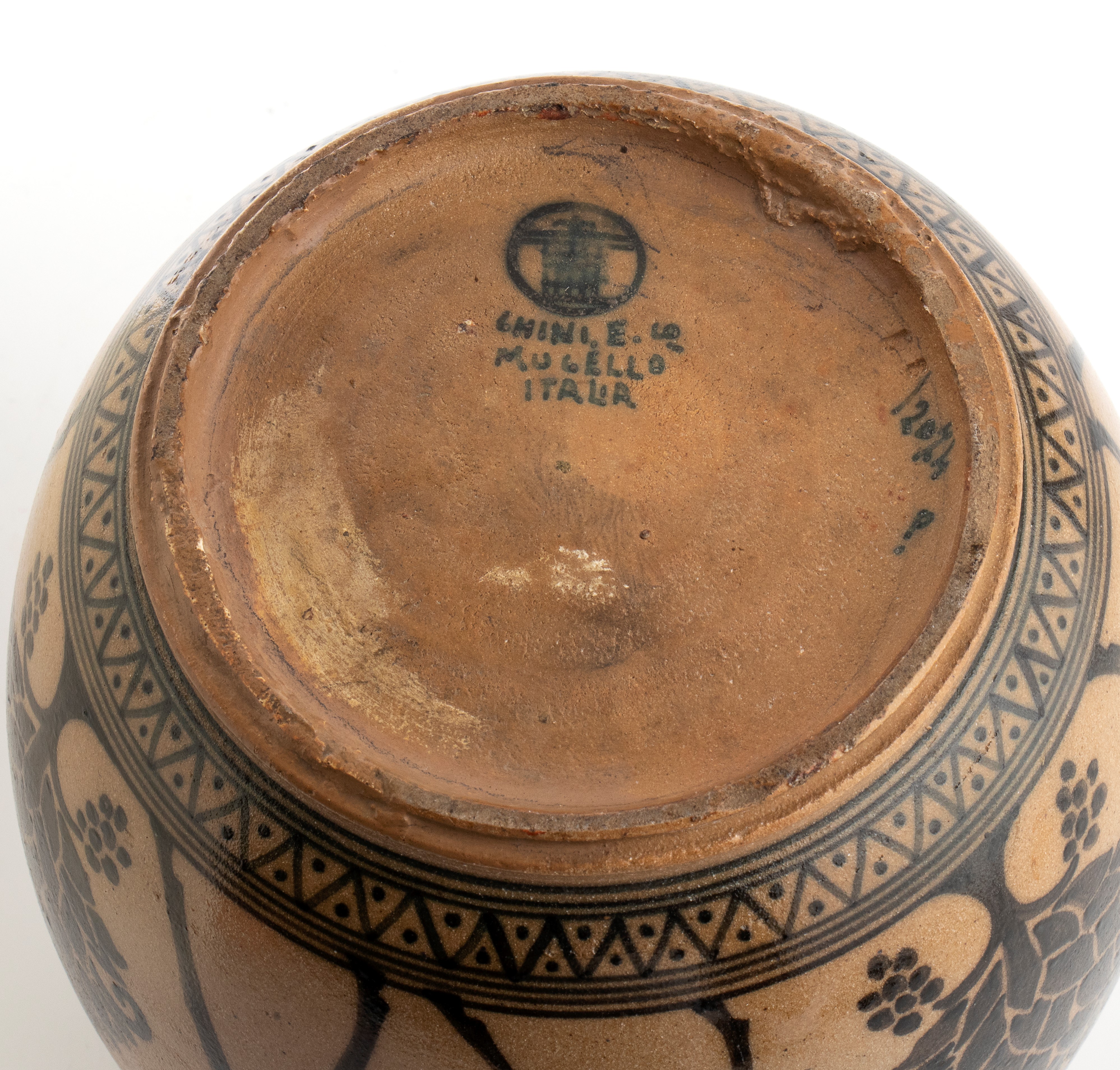 Vaso con decorazione di antilopi in monocromia nera