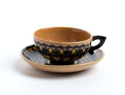 Sipla, Tazzina e piattino in ceramica