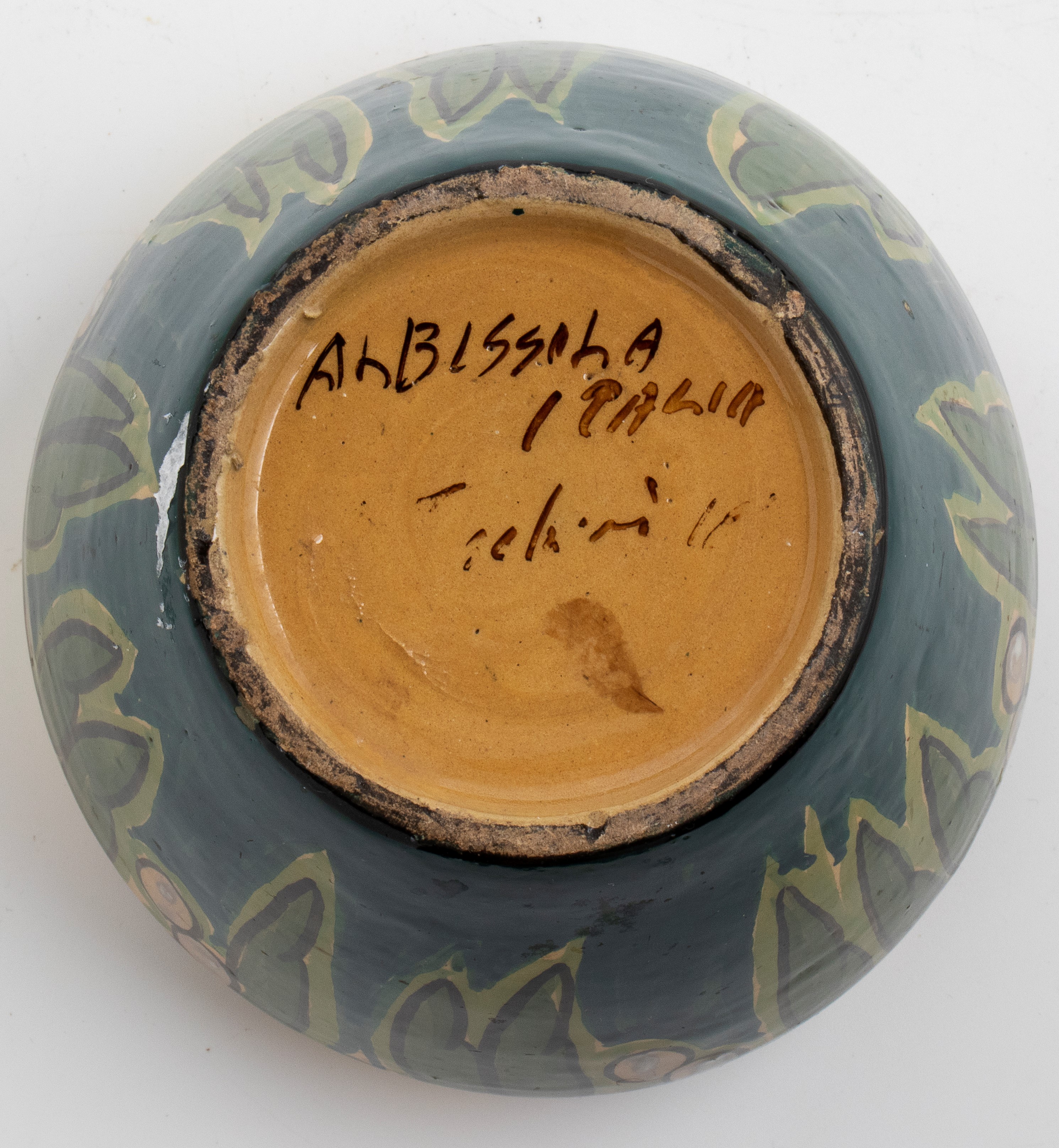 Piccolo vaso con decorazione di grappoli d'uva