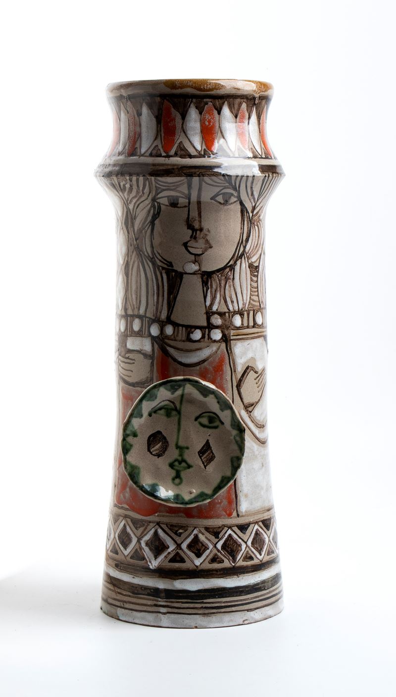 Elio Schiavon - Vaso con decoro a rilievo di figure femminili, ceramica dipinta