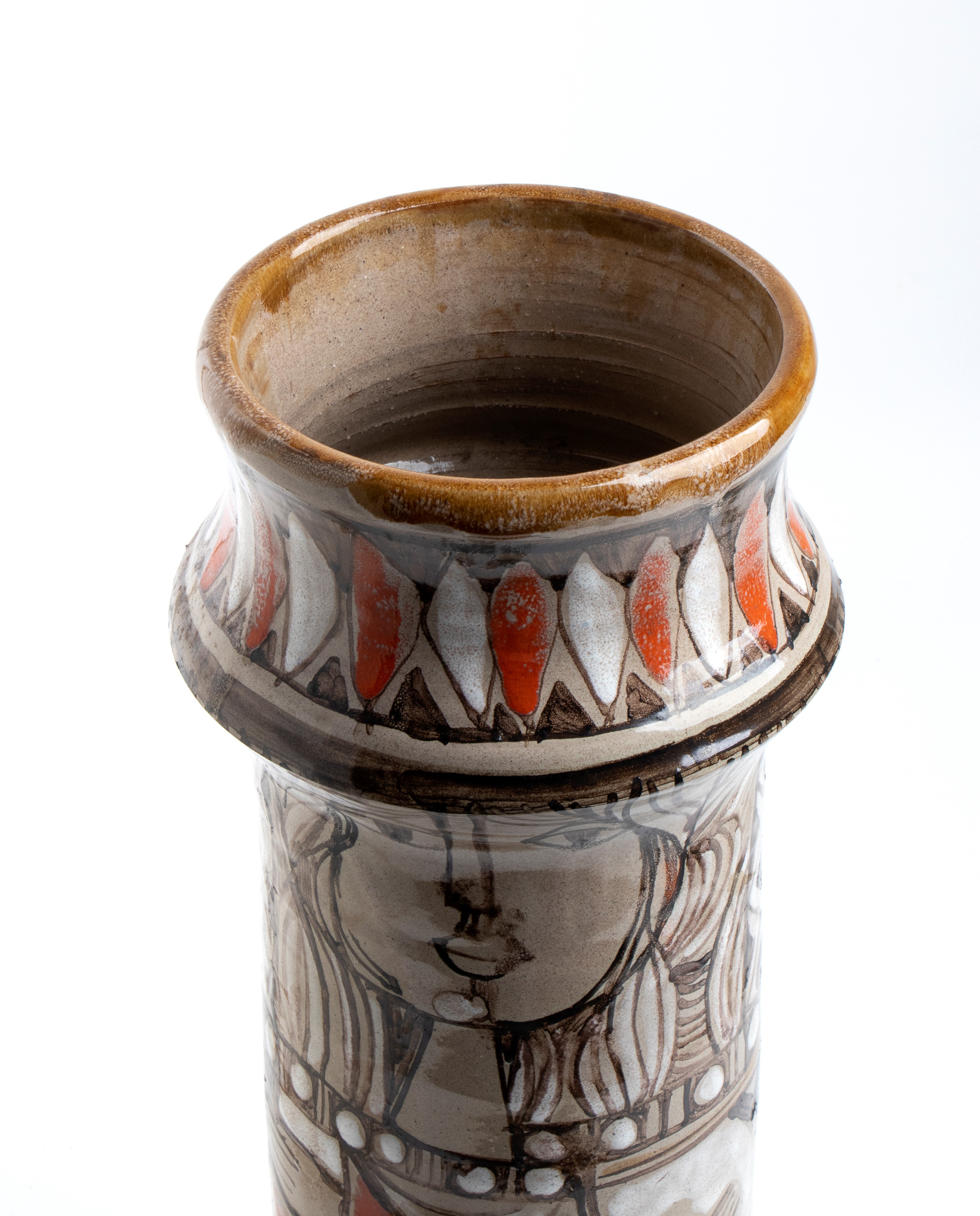 Elio Schiavon - Vaso con decoro a rilievo di figure femminili, ceramica dipinta