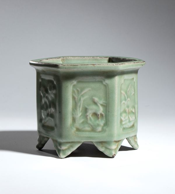Green porcelain jardiniere, China