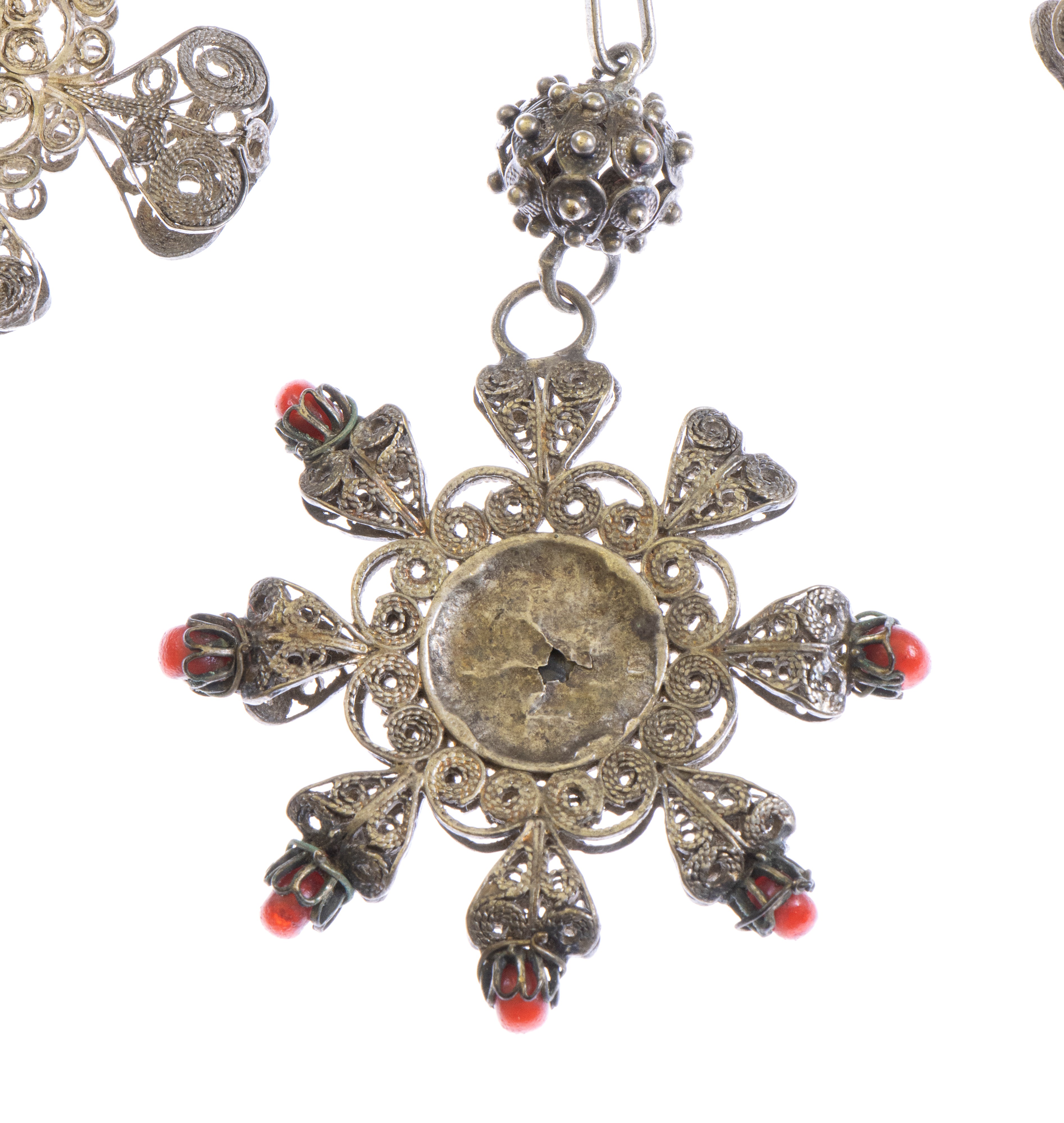 Antico trionfo sardo, argento filigranato con corallo e turchese