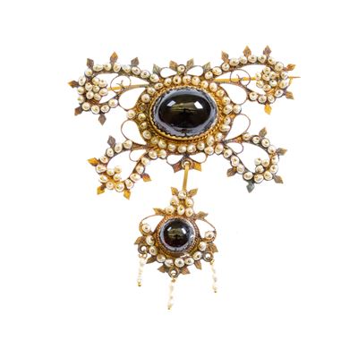 Spilla sarda in oro con granati e decorazioni floreali, fine XIX-inizio XX secolo