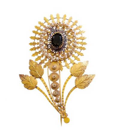 Spilla Sarda, ornamento in oro 18k e pietre preziose, XIX-XX secolo