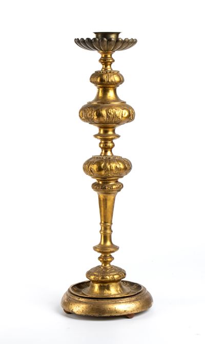 Candelabro, in ottone con base in legno dorato, XIX secolo