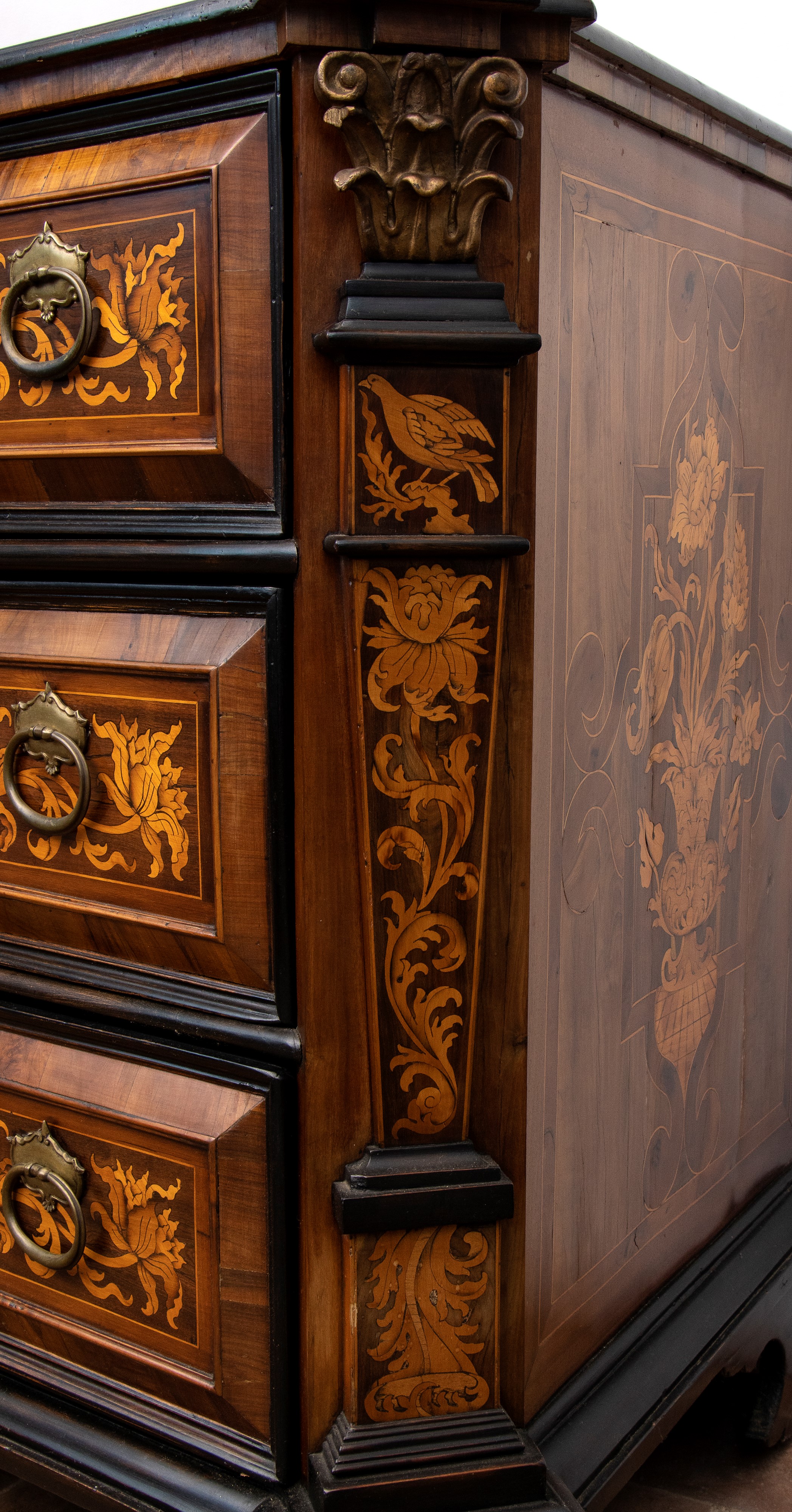 Commode, intarsi in avorio e legni pregiati, Lombardia, prima metà del XVIII secolo