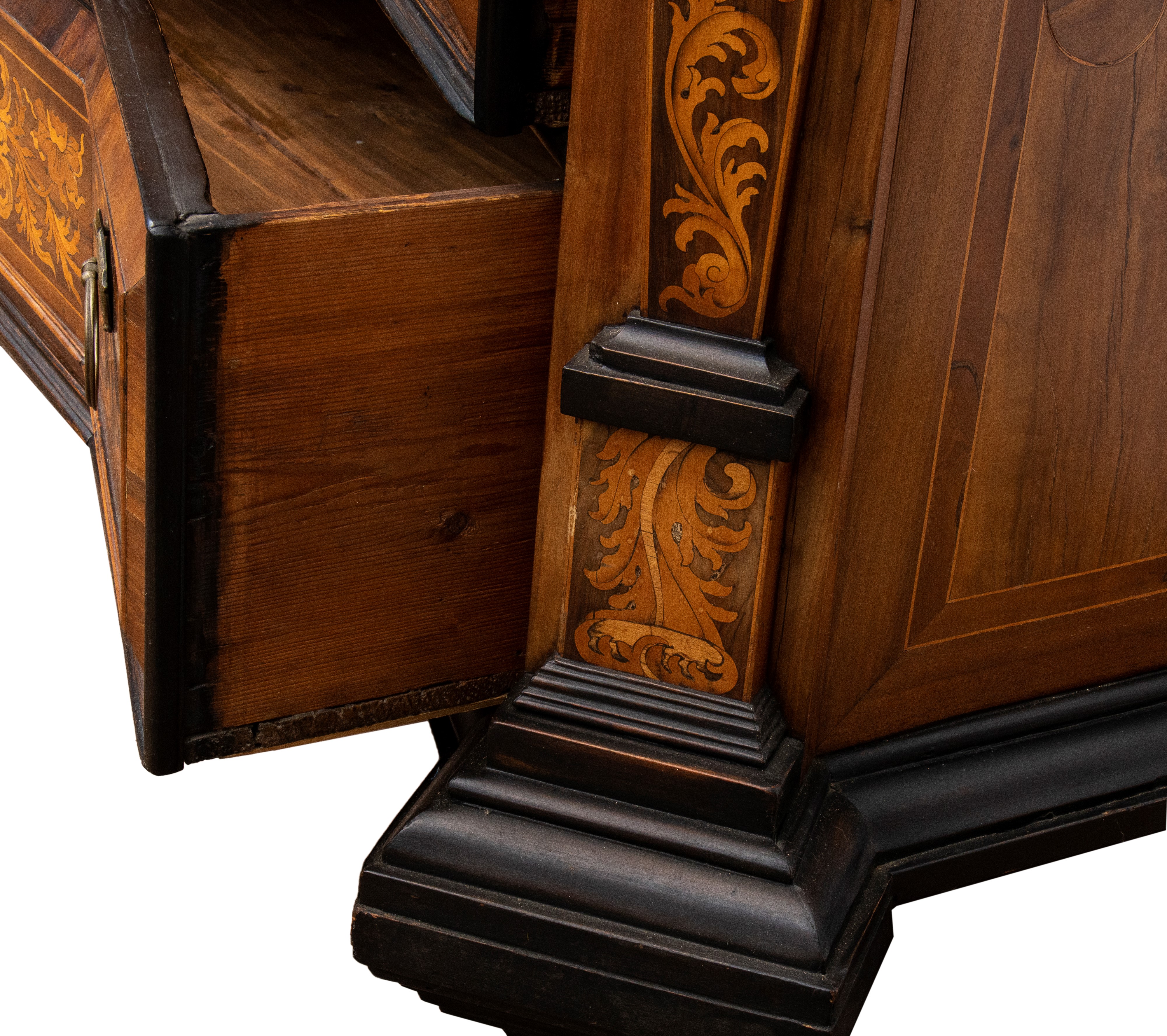 Commode, intarsi in avorio e legni pregiati, Lombardia, prima metà del XVIII secolo