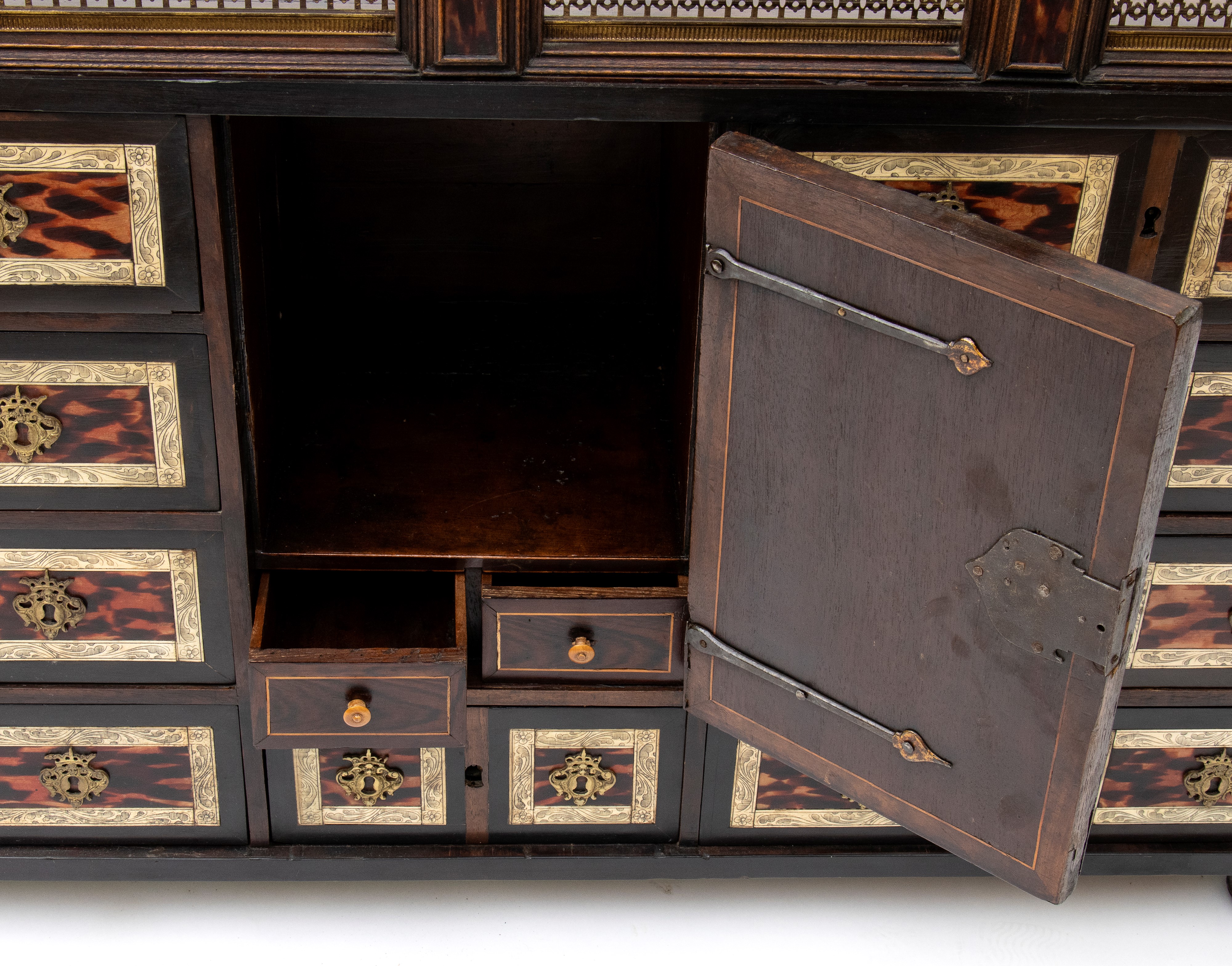 Monetiere lastronato in tartaruga Luigi XVI