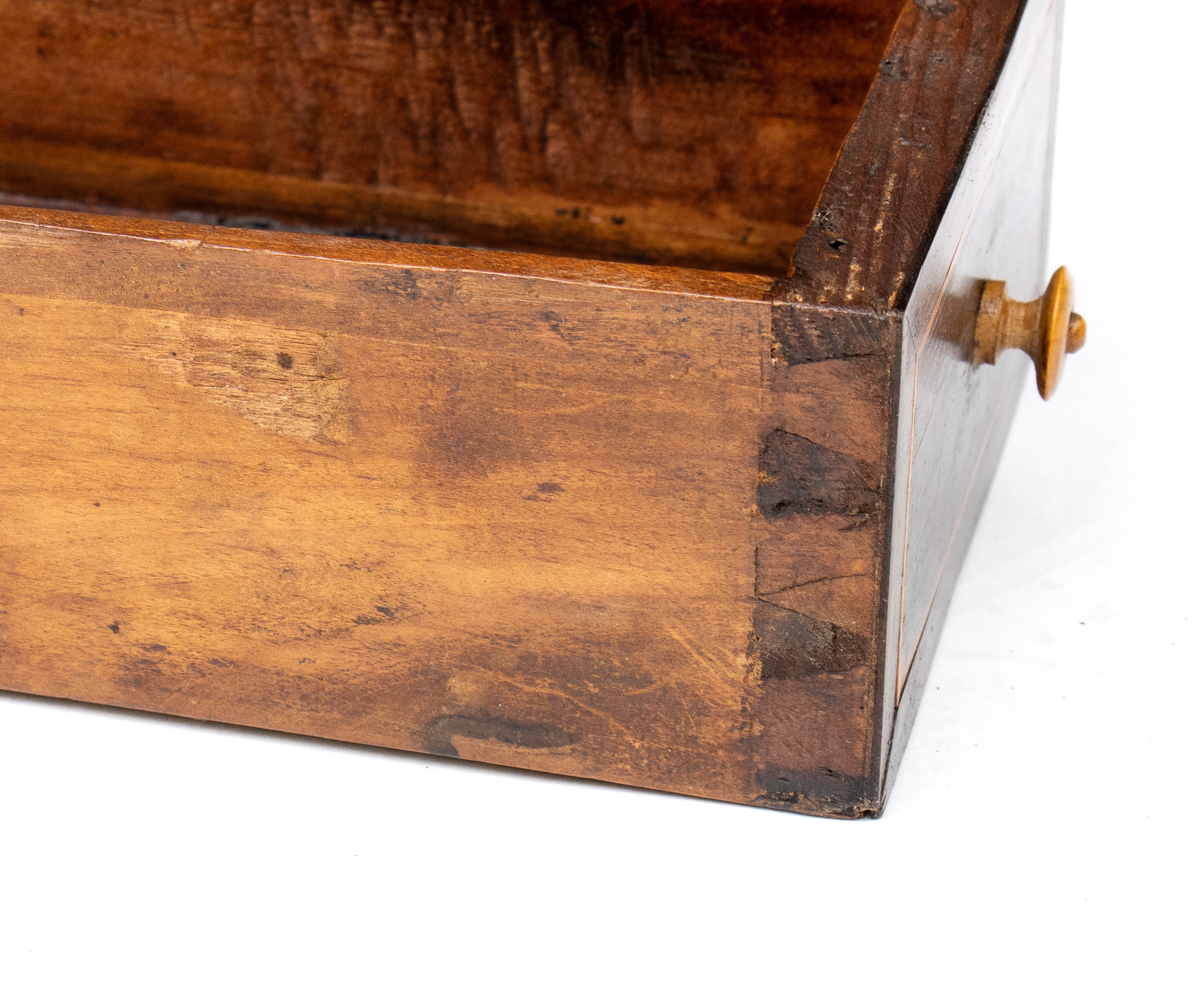 Monetiere lastronato in tartaruga Luigi XVI