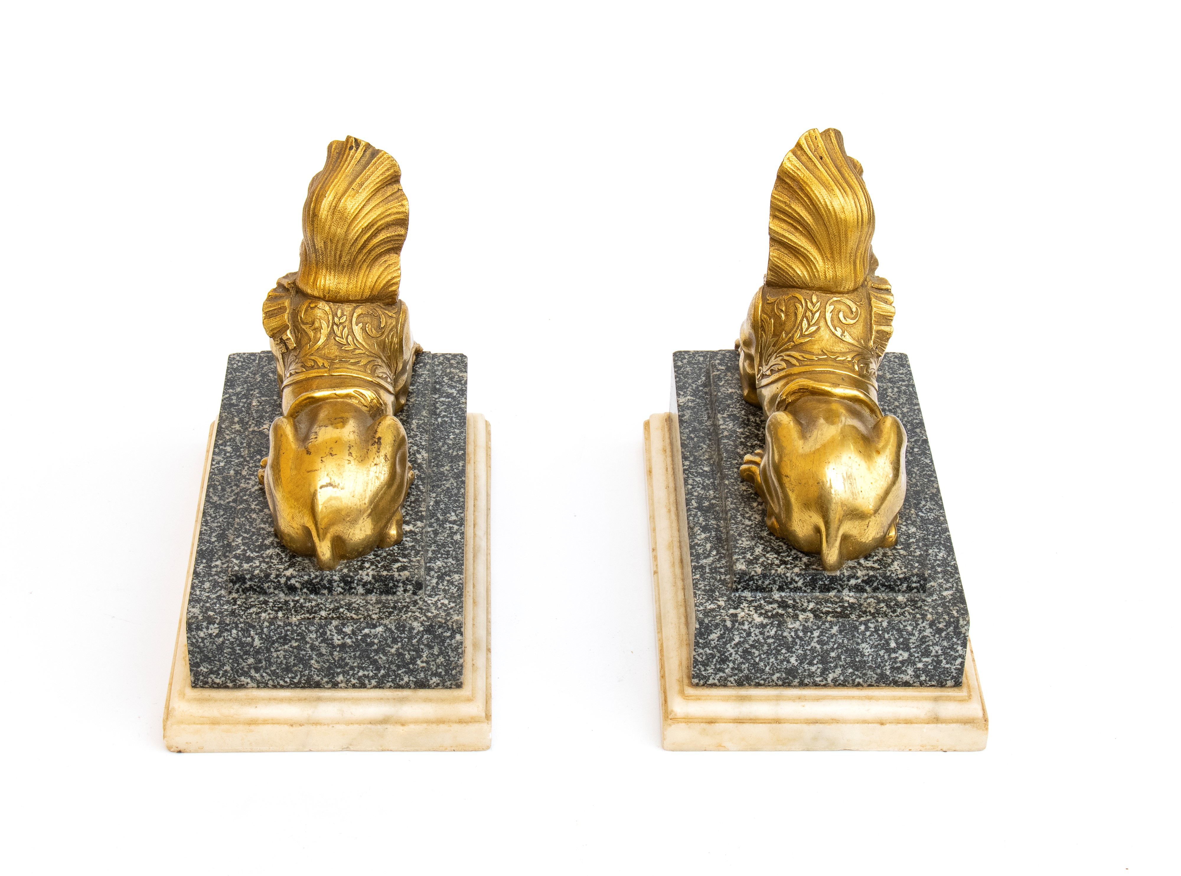 Coppia di sfingi in bronzo dorato su base in marmo, Francia, XIX secolo