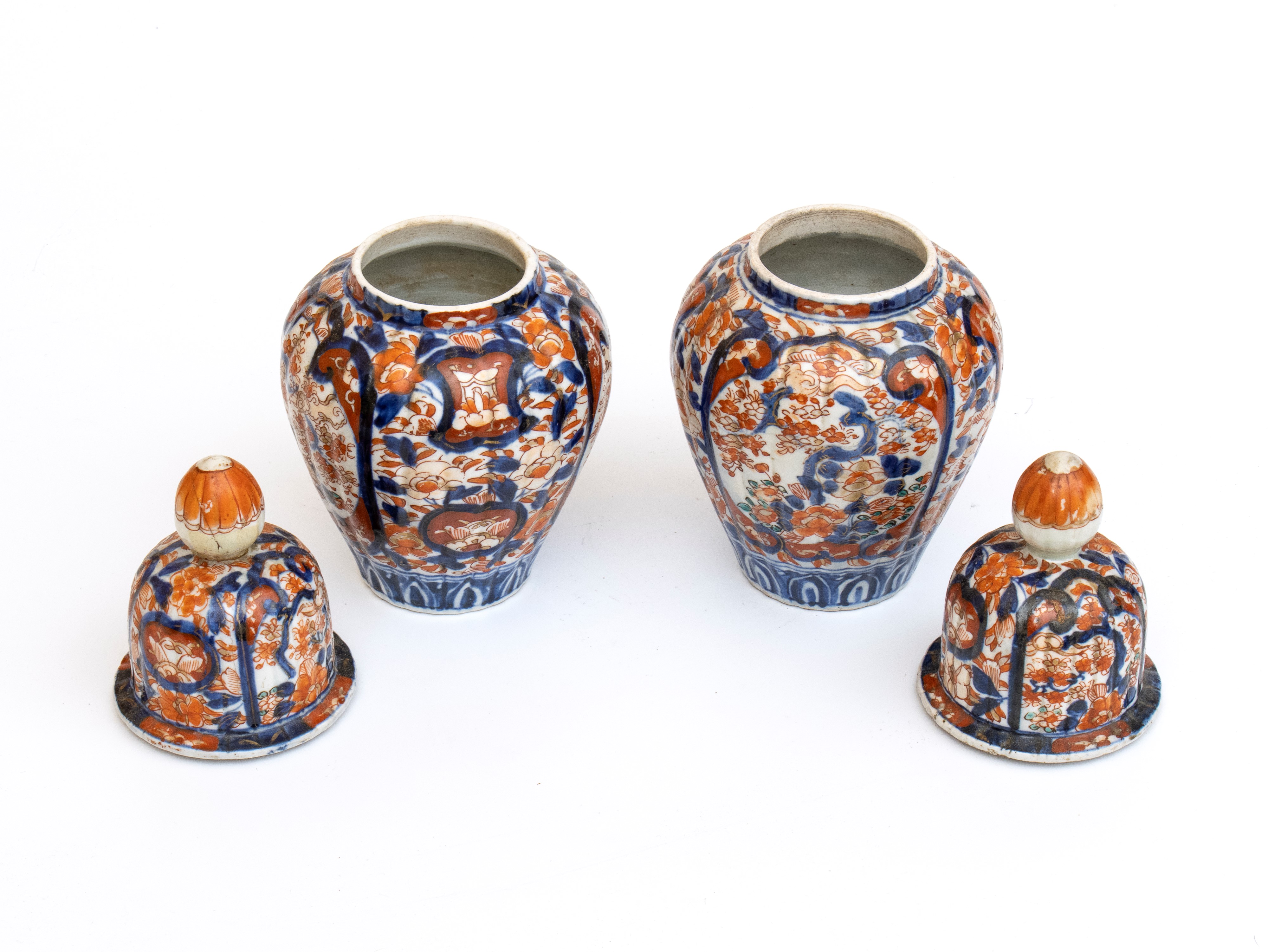 Giappone, Coppia di potiche Imari, XIX secolo
