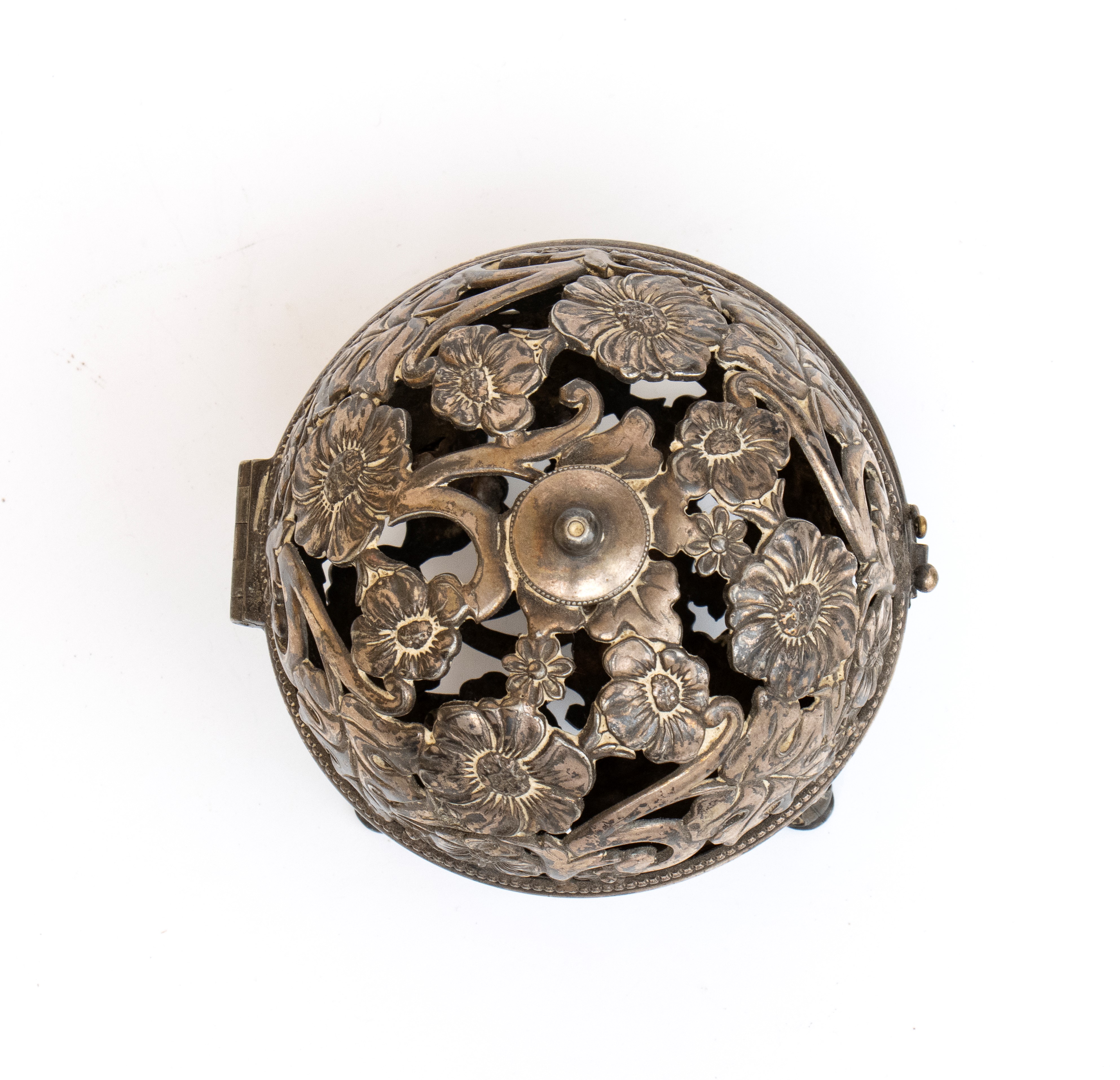 Contenitore da cucito in argento a basso titolo