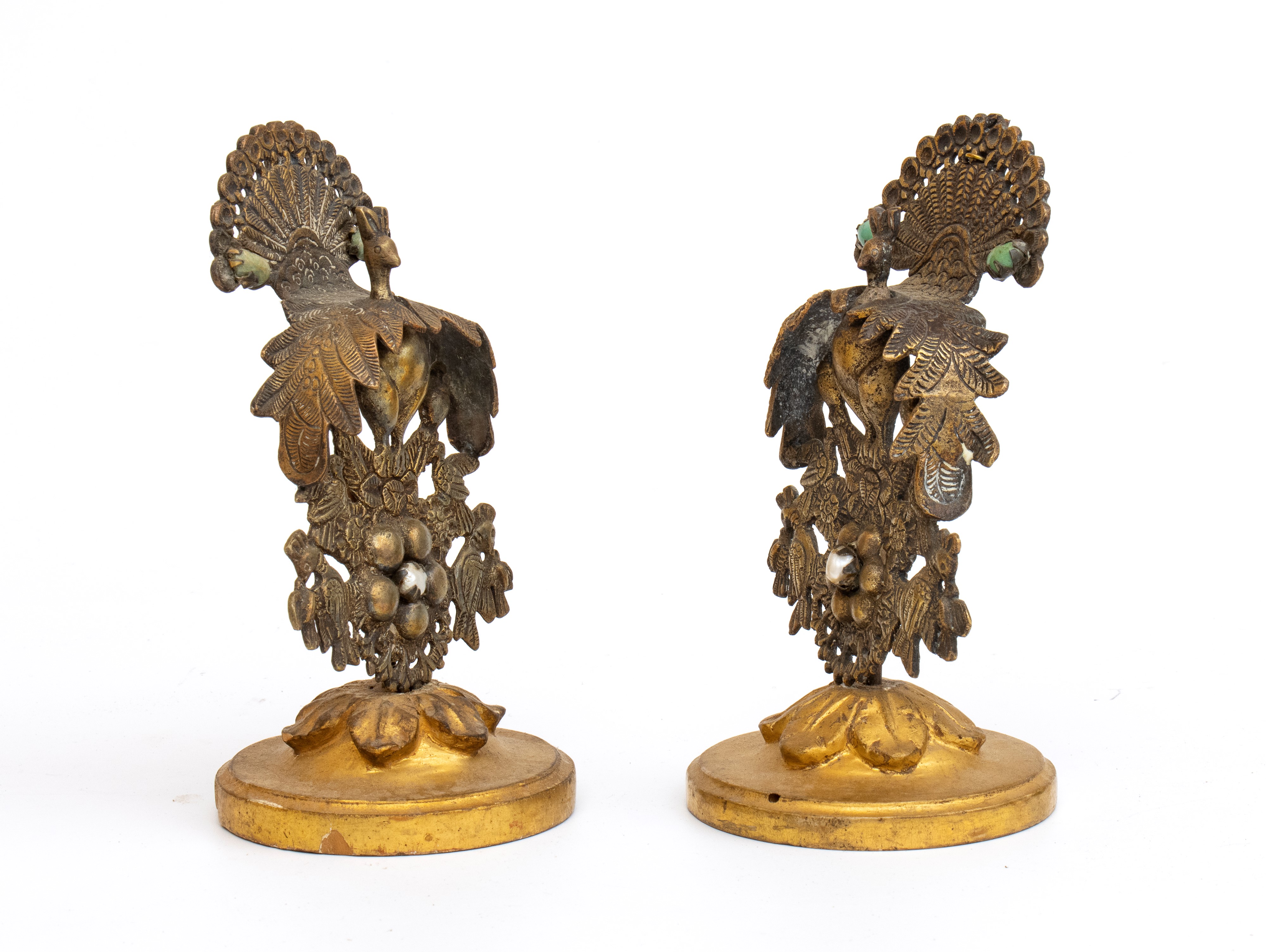 Coppia di composizioni in metallo