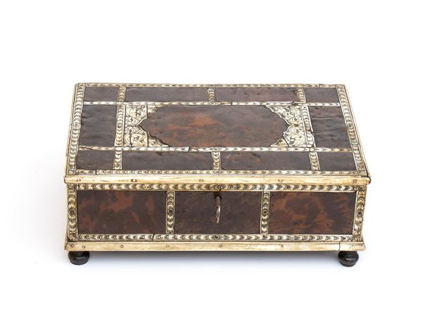 Scatola in legno, osso e tartaruga