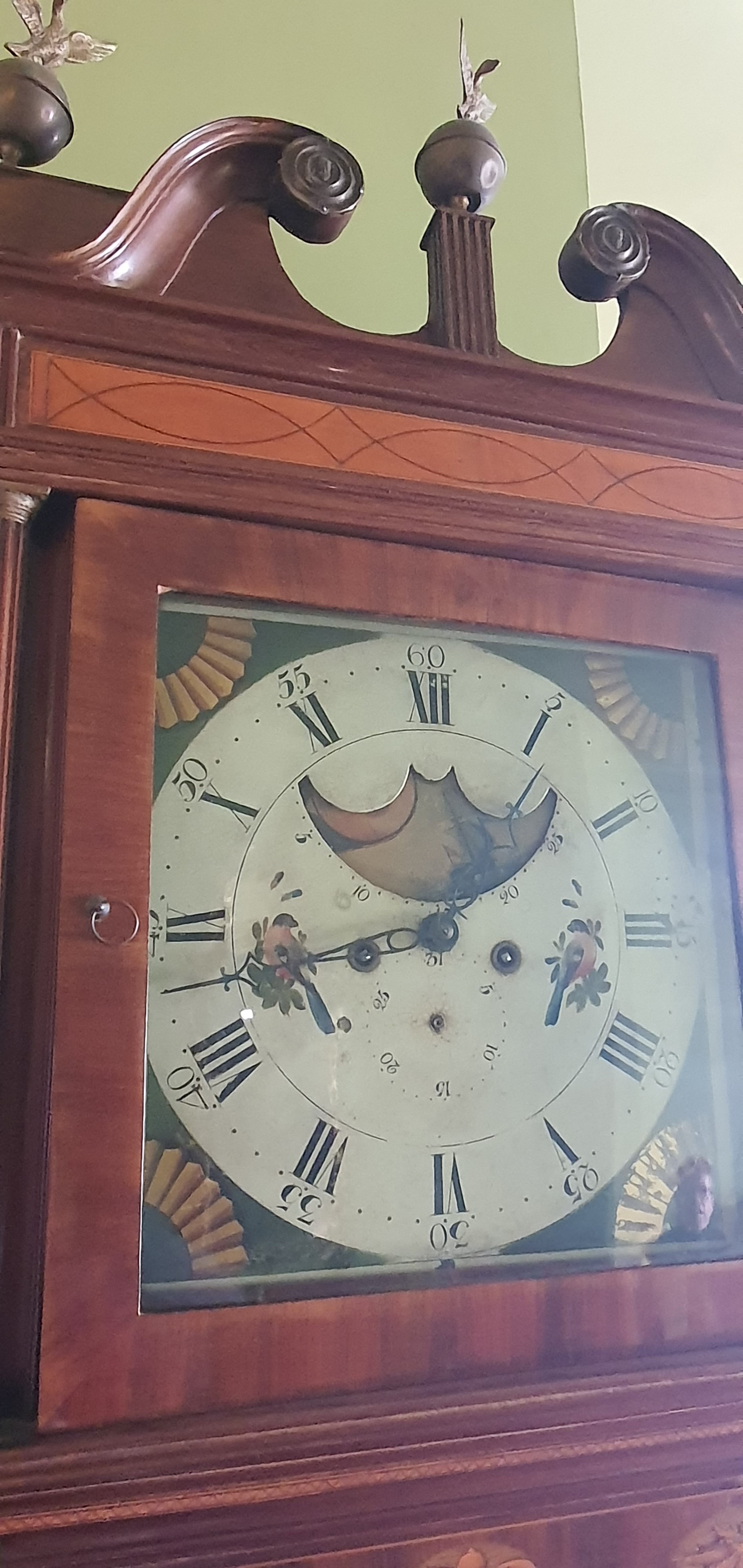 Orologio a colonna con cassa in legno