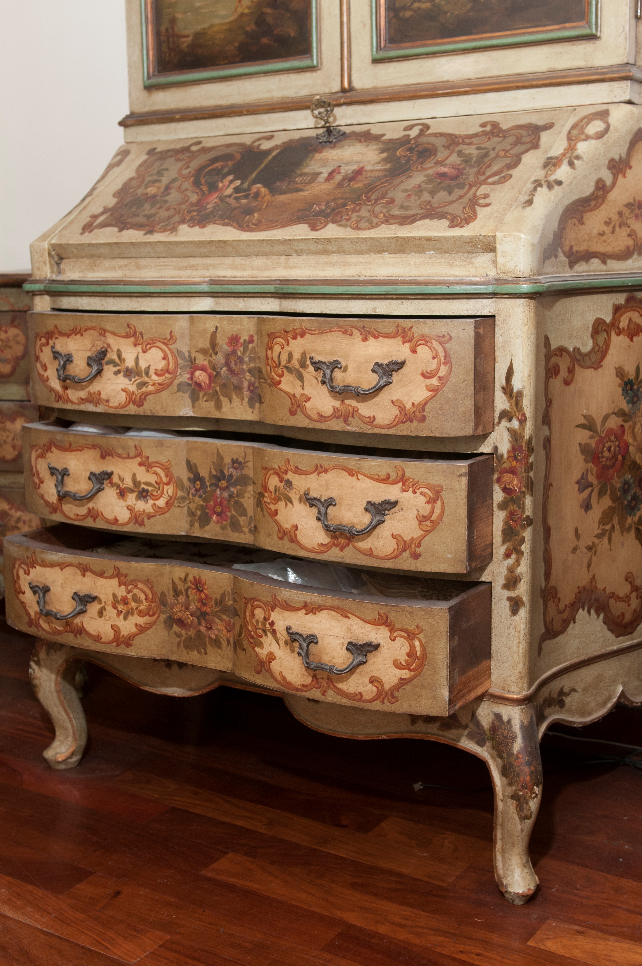 Cassettone a tre cassetti