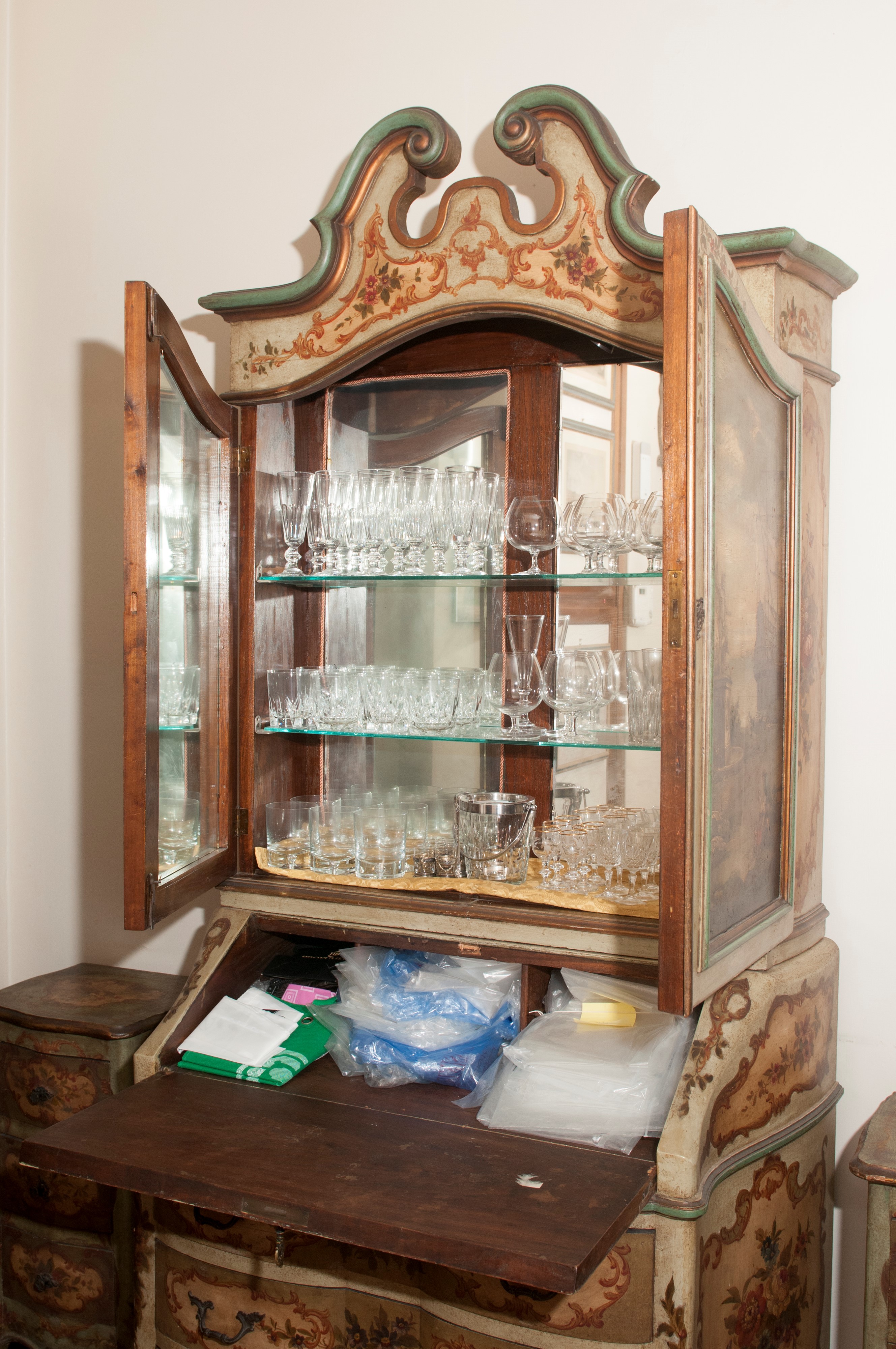 Cassettone a tre cassetti