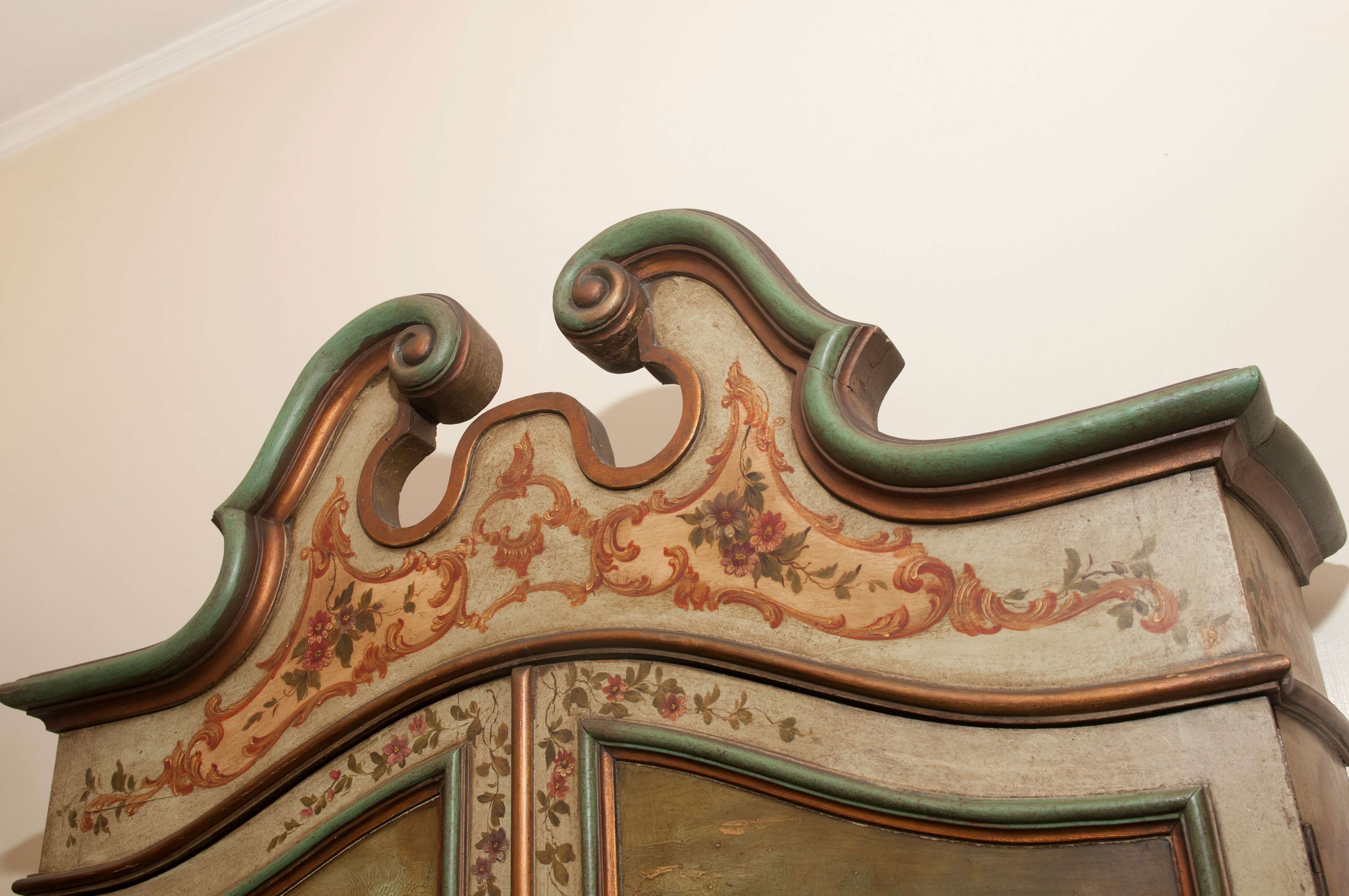 Cassettone a tre cassetti