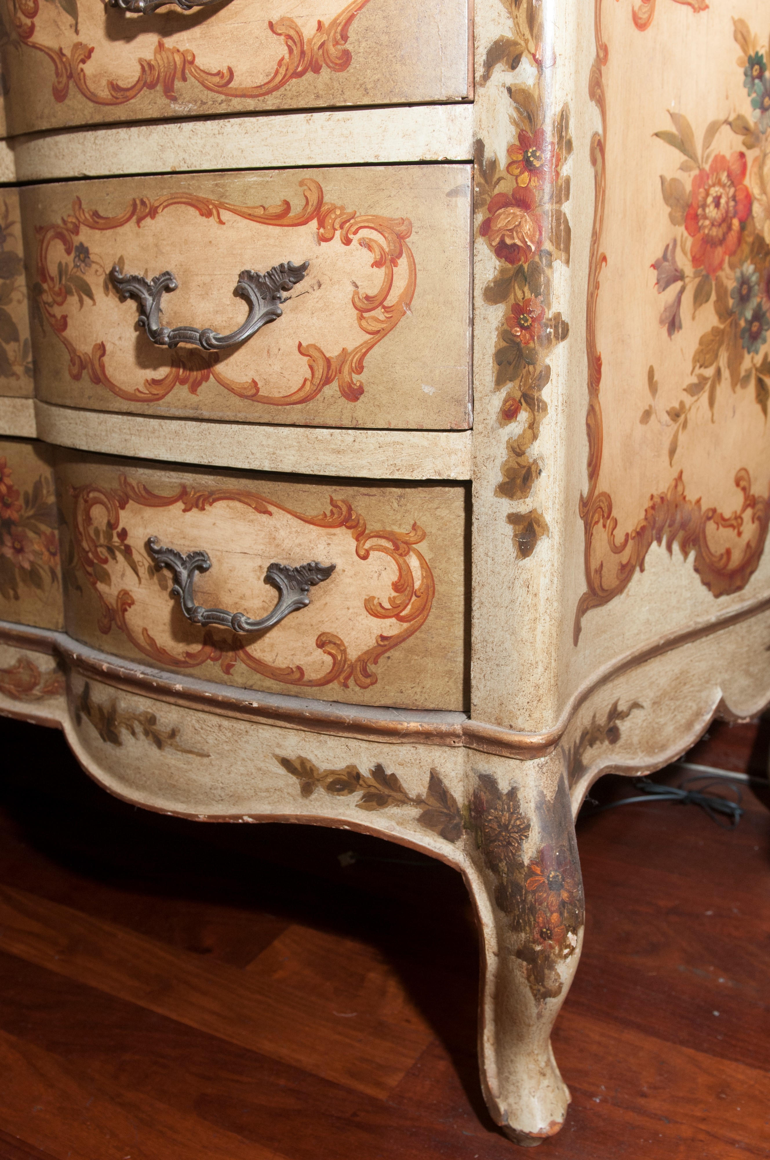 Cassettone a tre cassetti