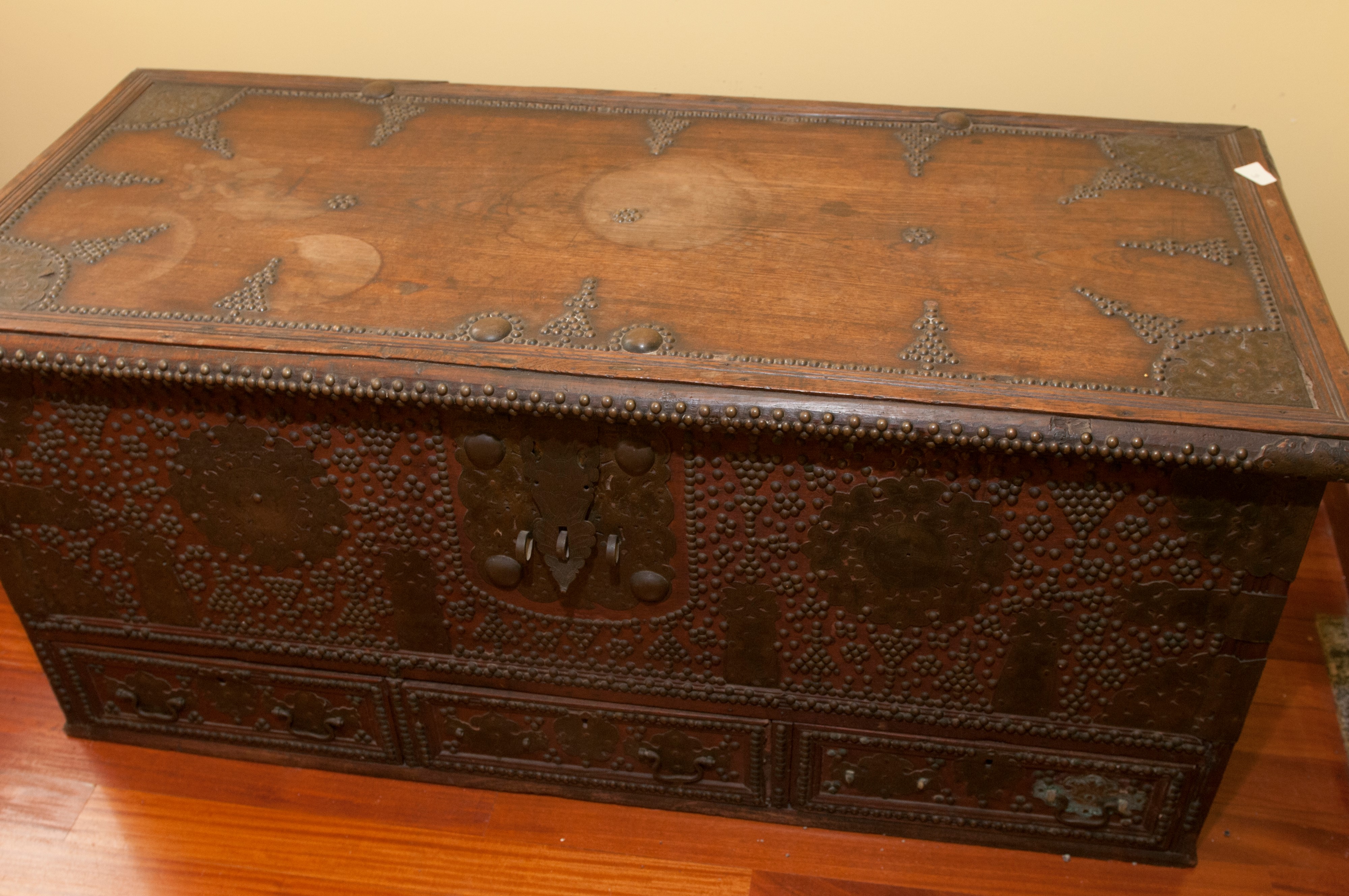 Baule in legno e pelle