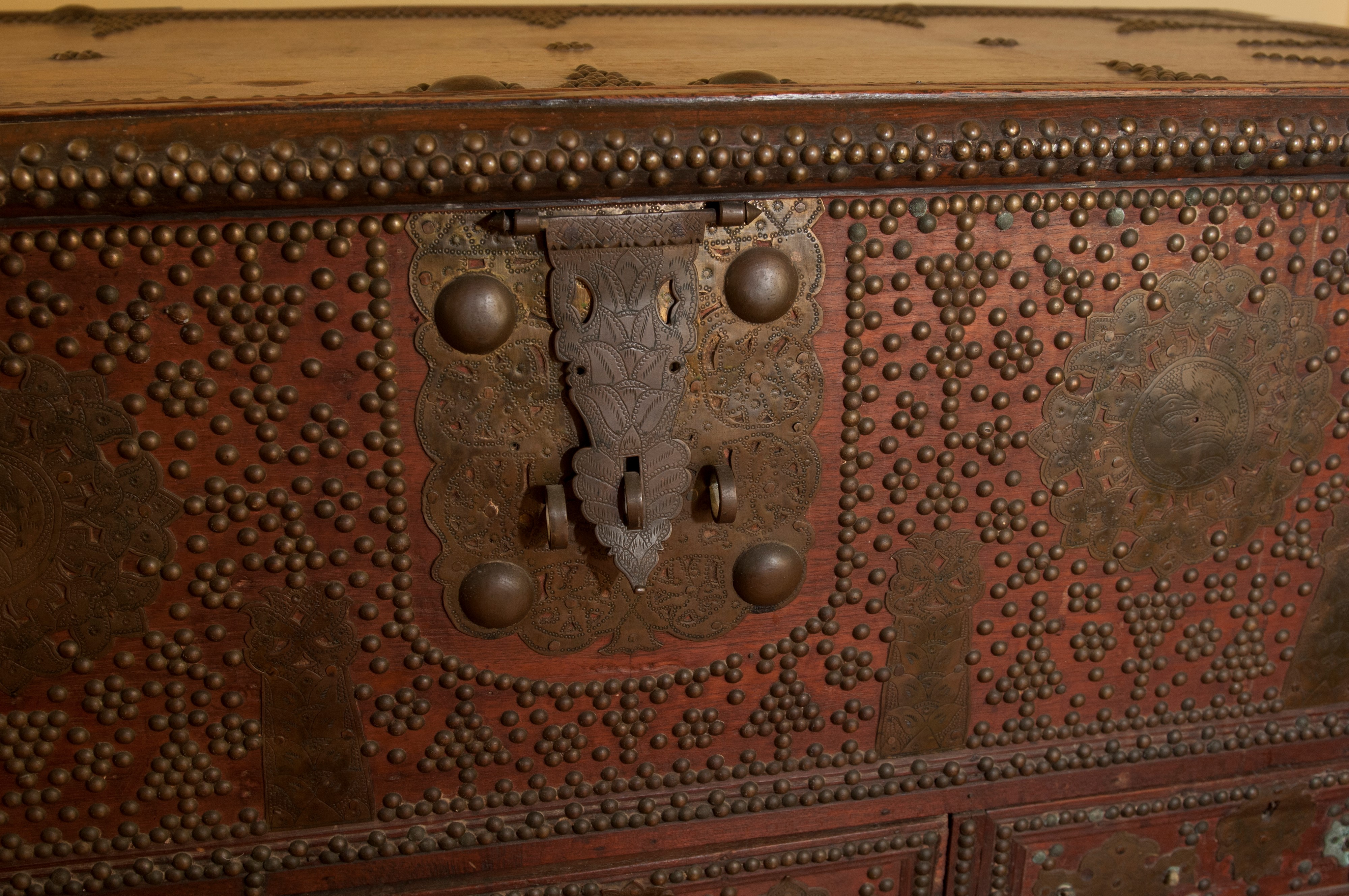 Baule in legno e pelle