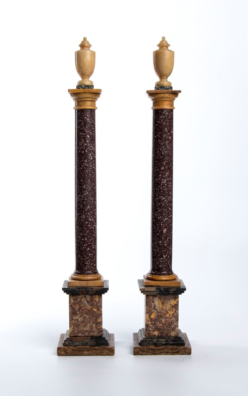 Colonne in marmo policromo con urne, Italia, XVIII secolo