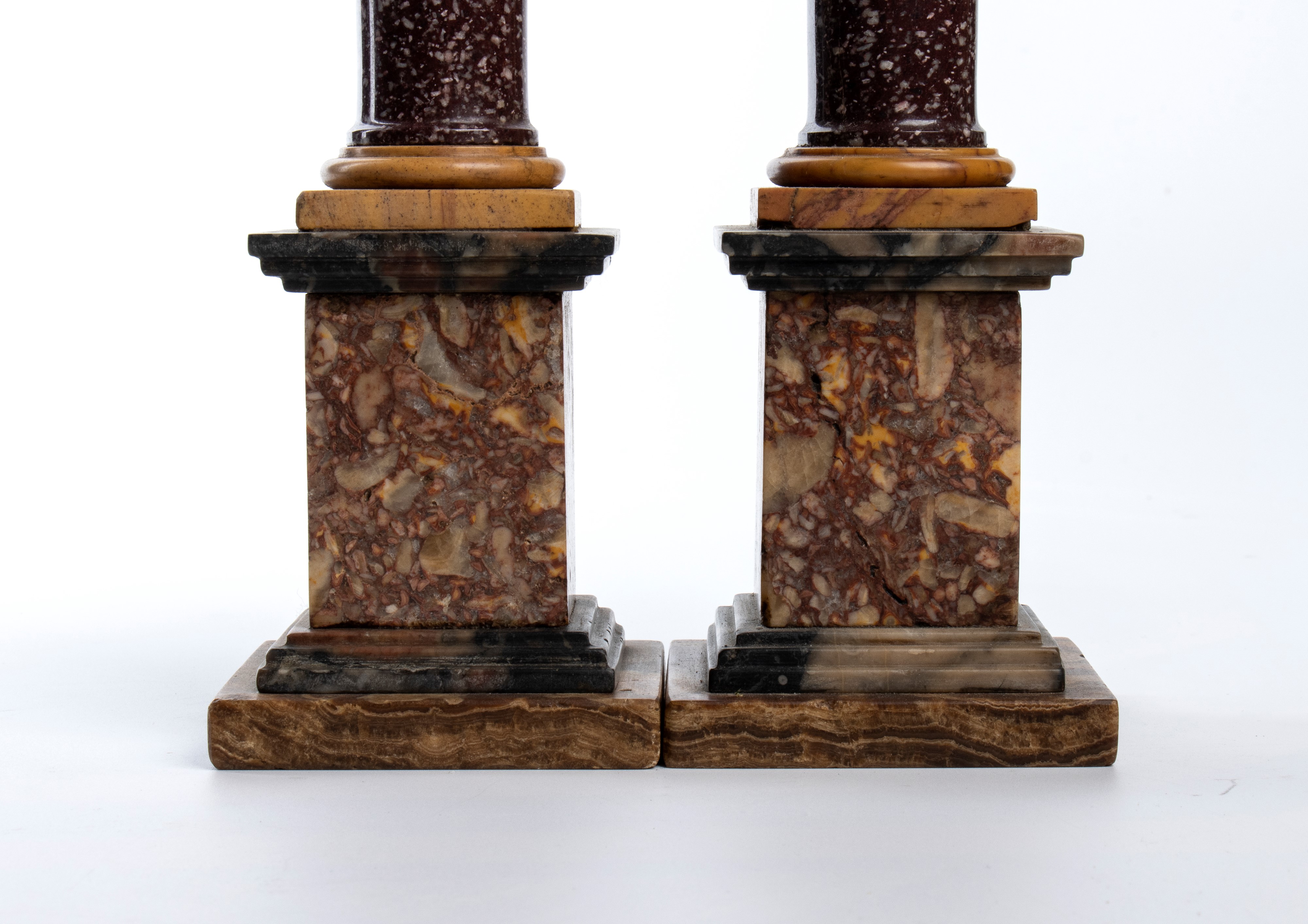 Colonne in marmo policromo con urne, Italia, XVIII secolo