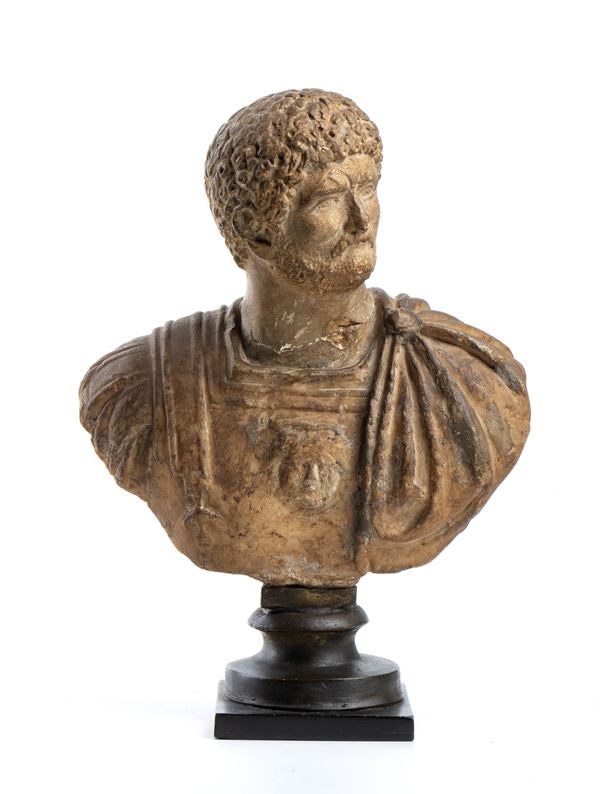 Busto di imperatore romano in marmo