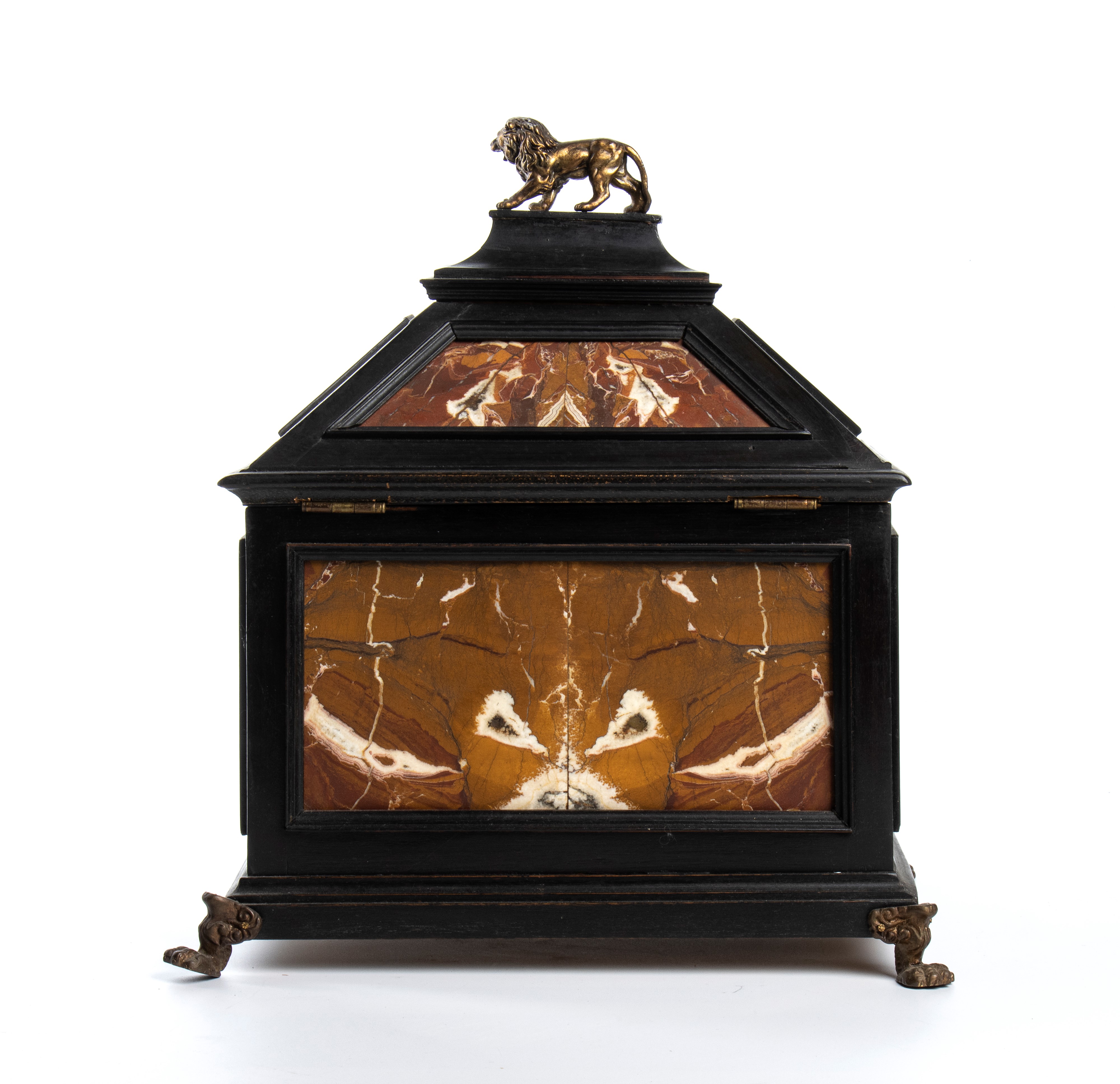 Scrigno in ebano e marmo rosso