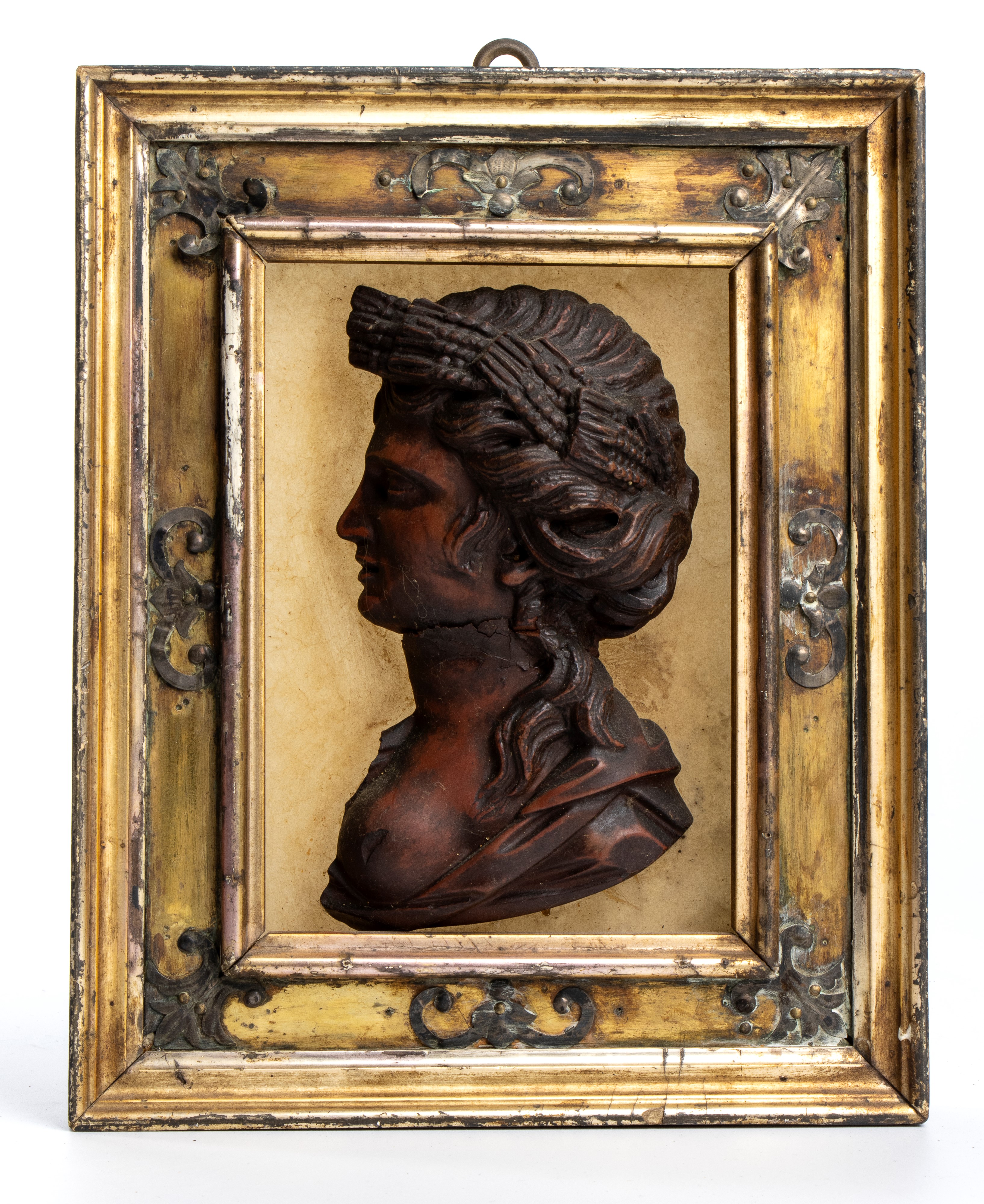 Scultore romano del XVIII secolo, Coppia di profili femminili in marmo con applicazioni in argent...