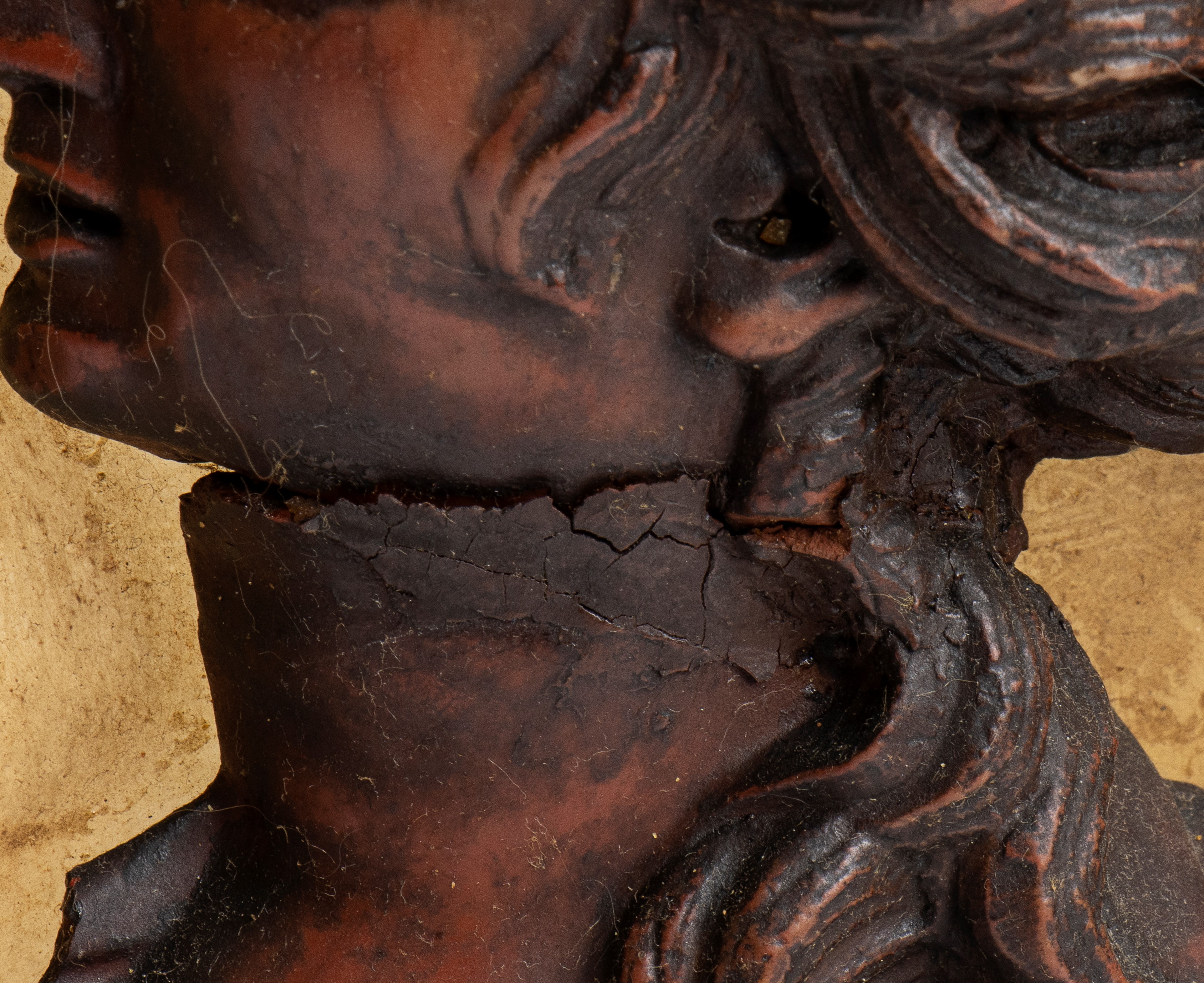 Scultore romano del XVIII secolo, Coppia di profili femminili in marmo con applicazioni in argent...