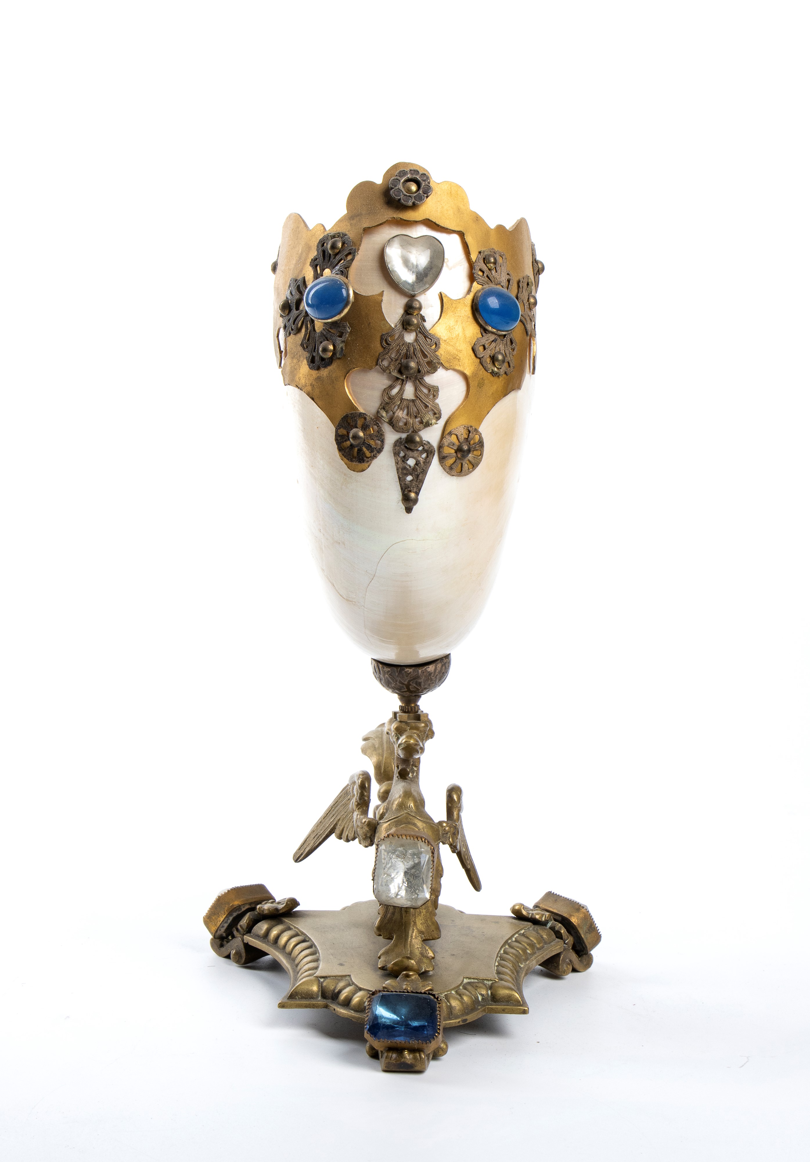 Nautilus montato su base in ottone