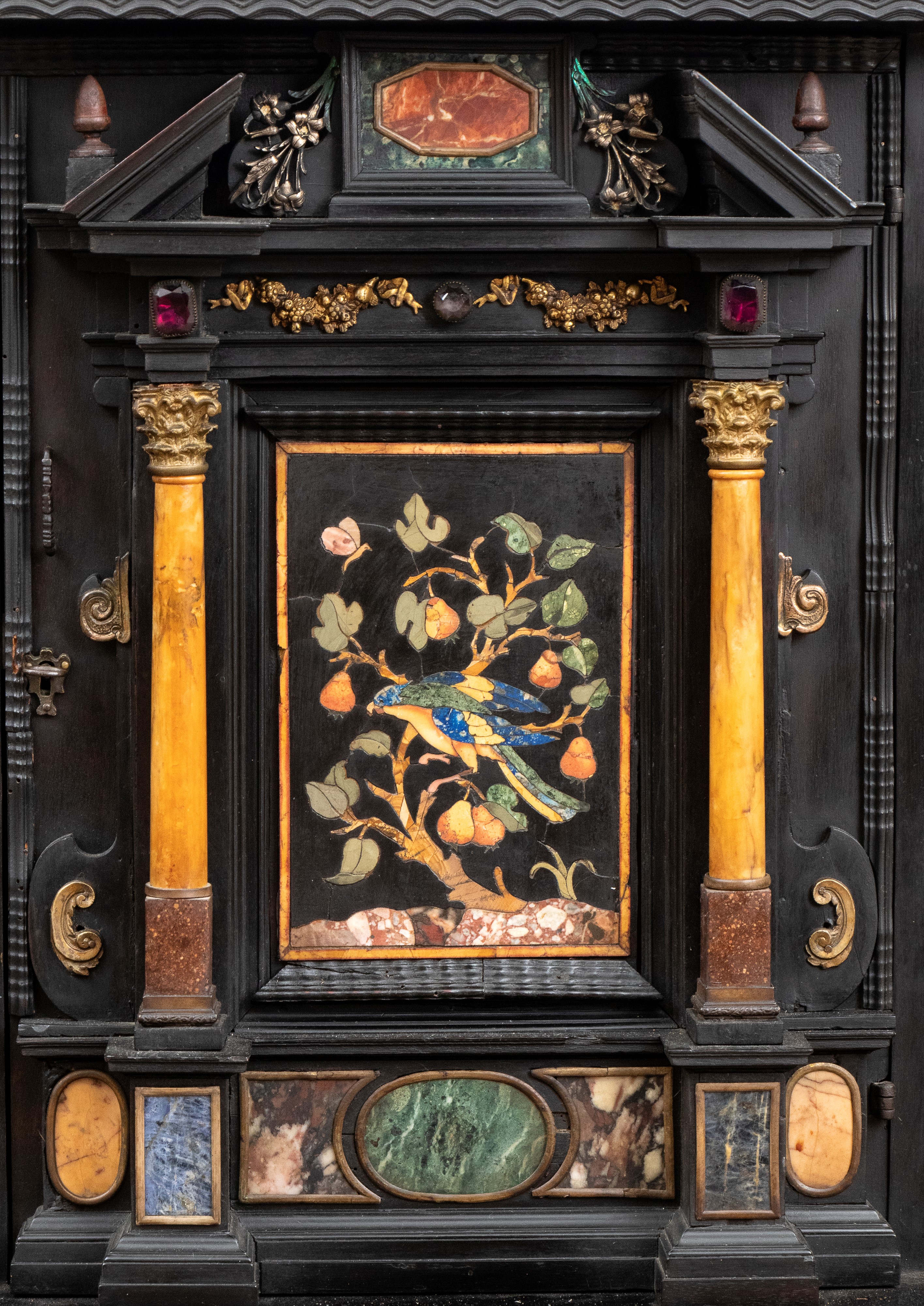 Opificio Granducale, Monetiere in ebano e pietre dure per i Brancaleoni della Rocca Leonella, Ita...
