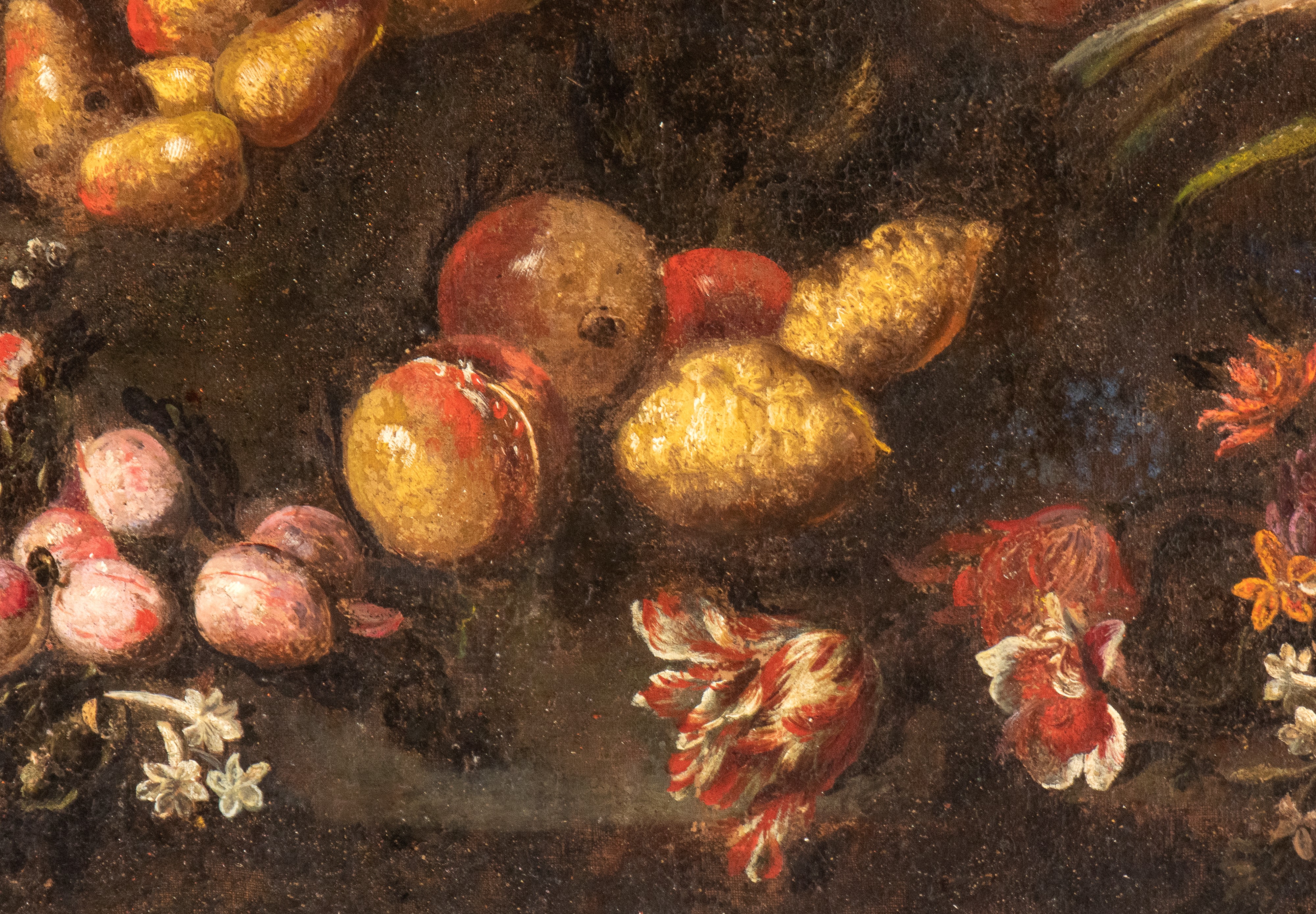 Artista Napoletano, XVII - XVIII Secolo - Natura morta con fiori, frutta e piatto metallico, olio...