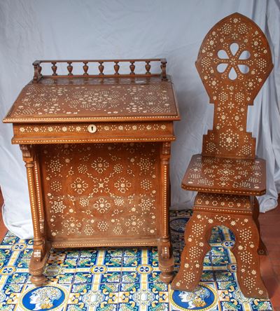 Davenport con seggiola in legno, inizio XX secolo