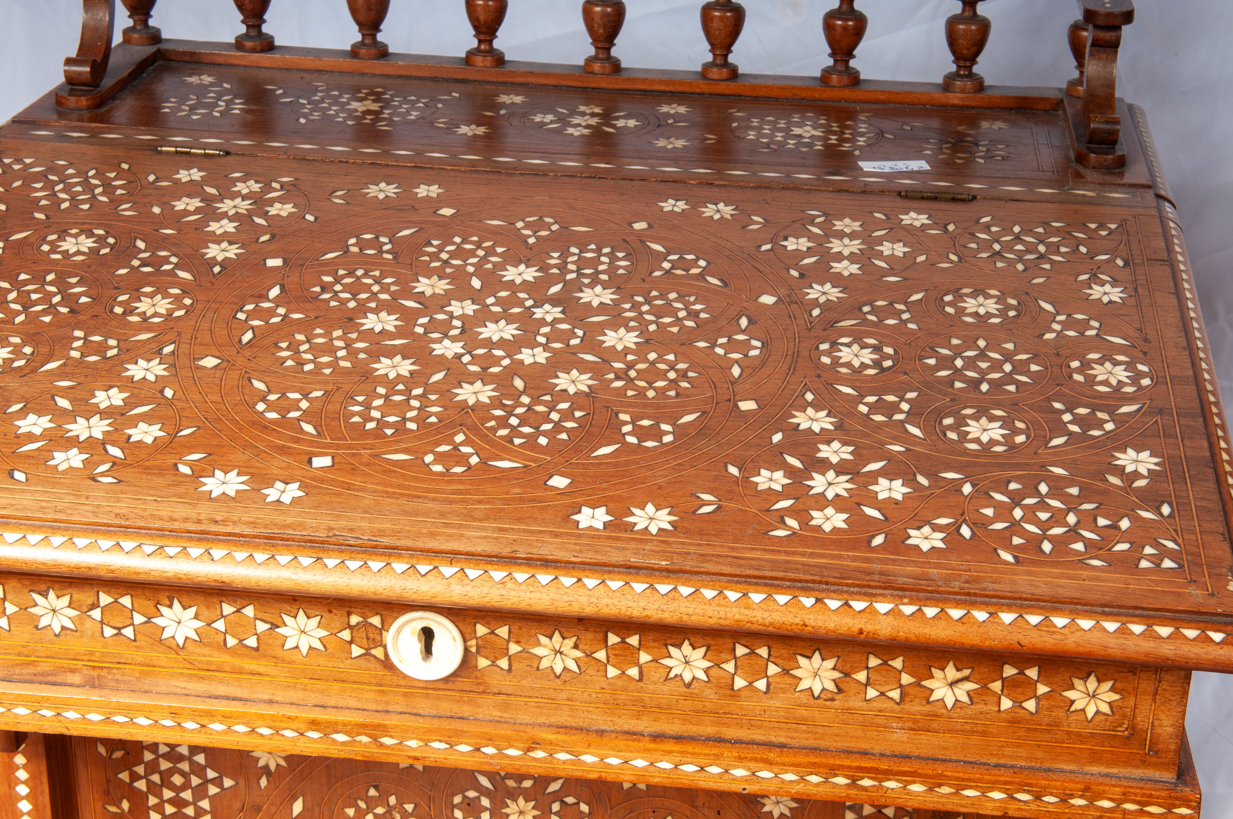 Davenport con seggiola in legno, inizio XX secolo