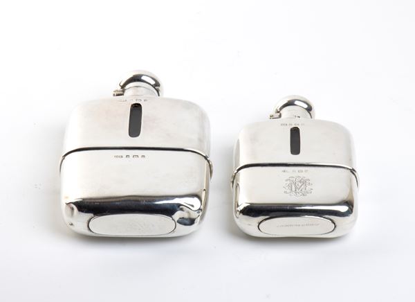 Lotto di due fiaschette inglesi in argento