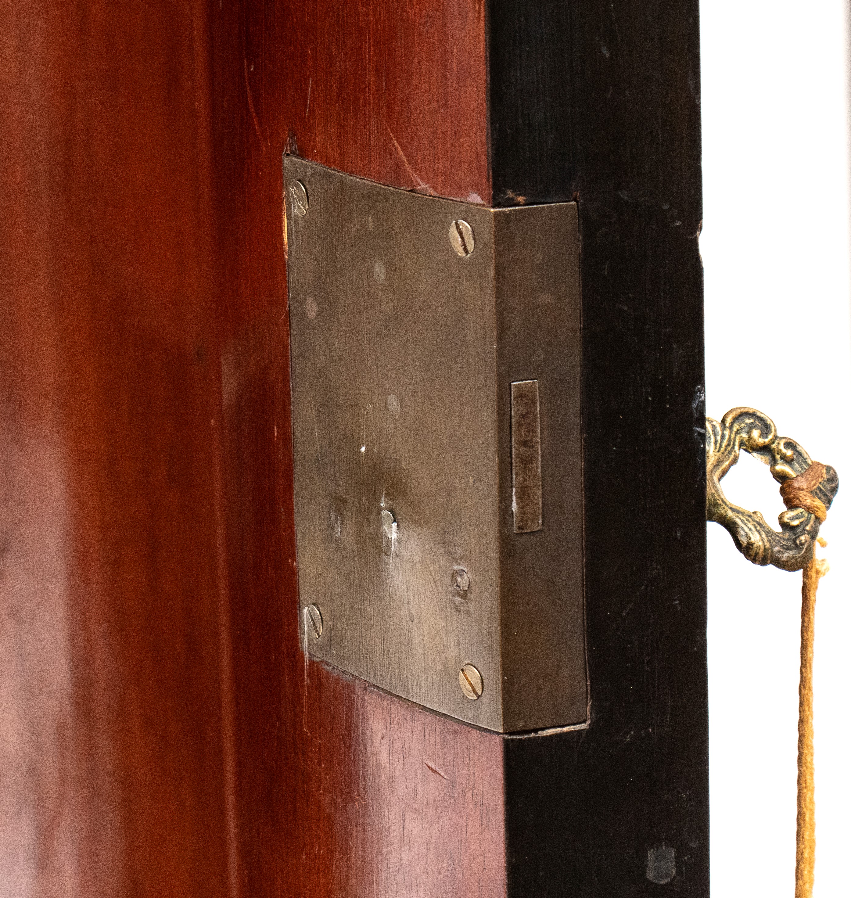 Credenza francese, Napoleone III, legno ebanizzato con applicazioni in bronzo dorato, XIX secolo